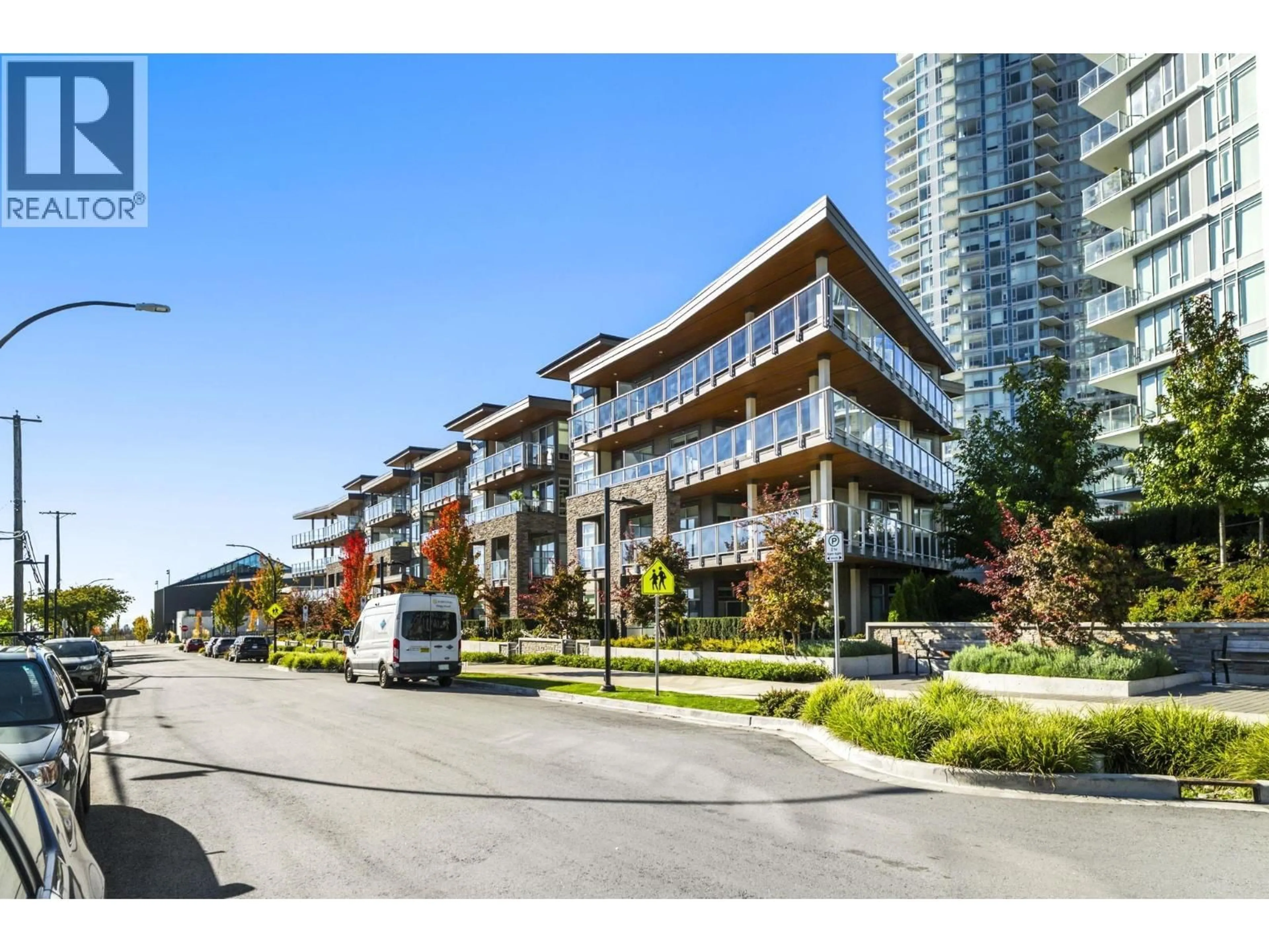 Patio, street for 410 - 7123 11 AVENUE, Burnaby British Columbia V3N0J6