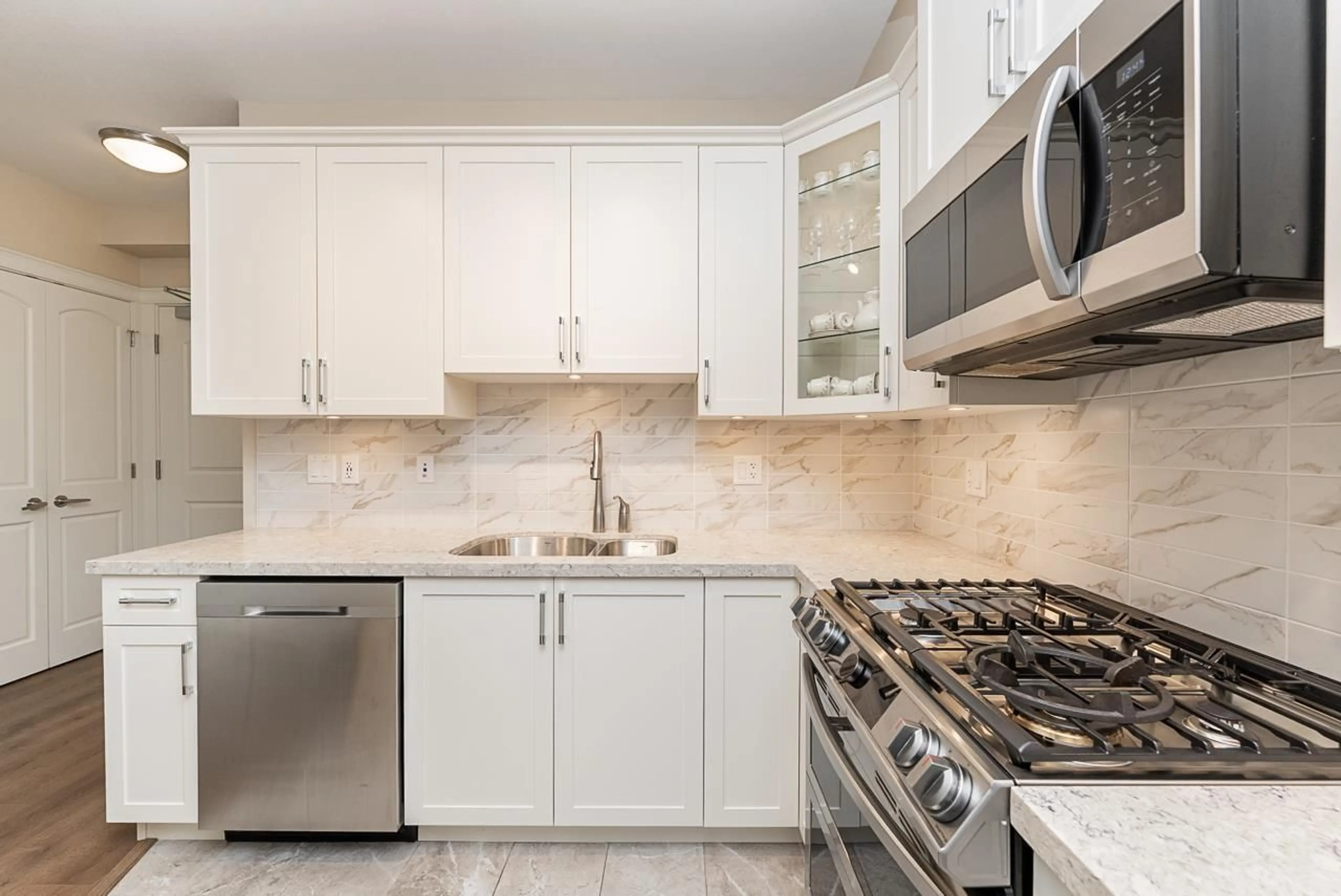 Standard kitchen, ceramic/tile floor for 306 - 20325 85, Langley British Columbia V2Y3L2