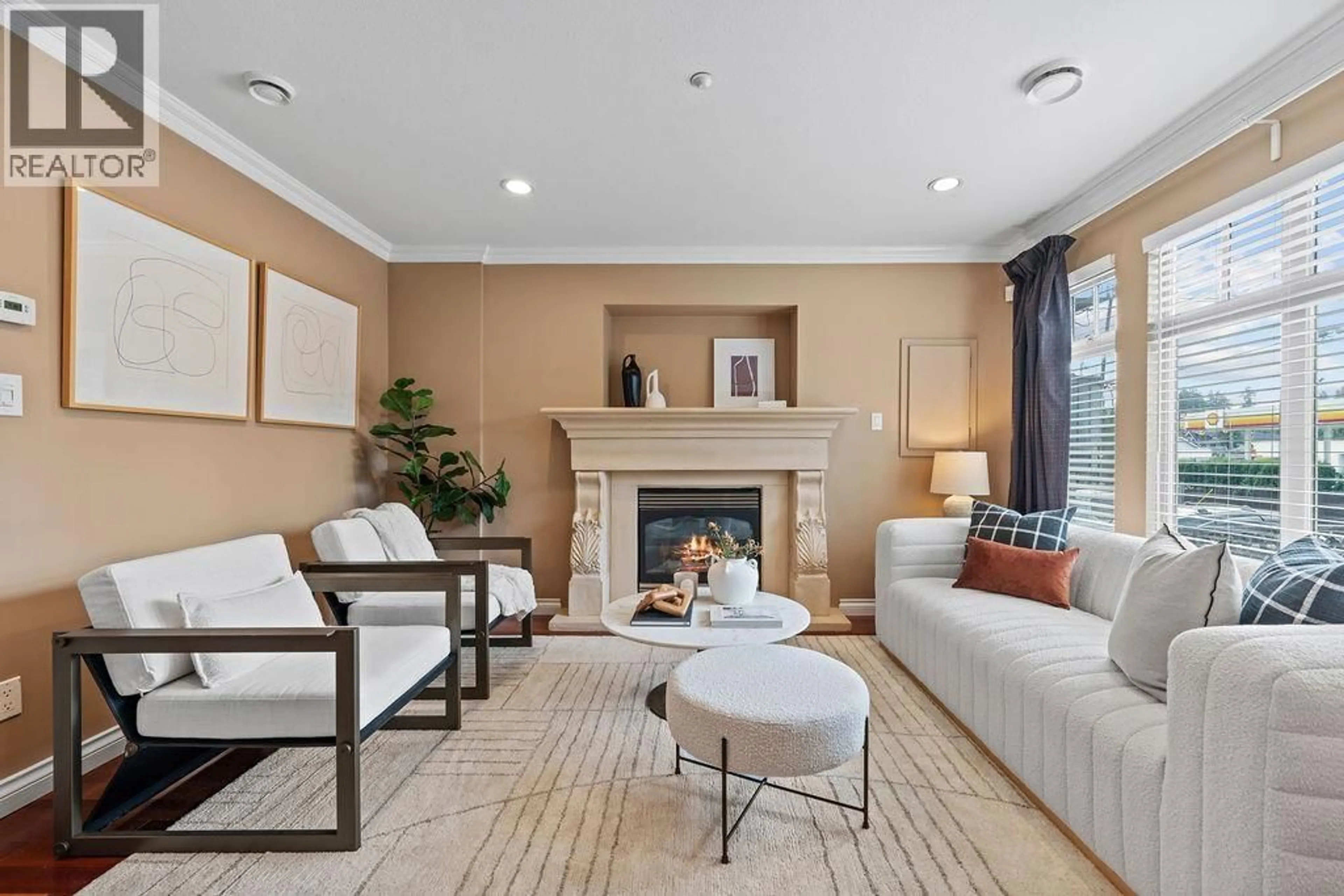 Living room with furniture, unknown for 1254 11TH AVENUE, Vancouver British Columbia V5T2G3