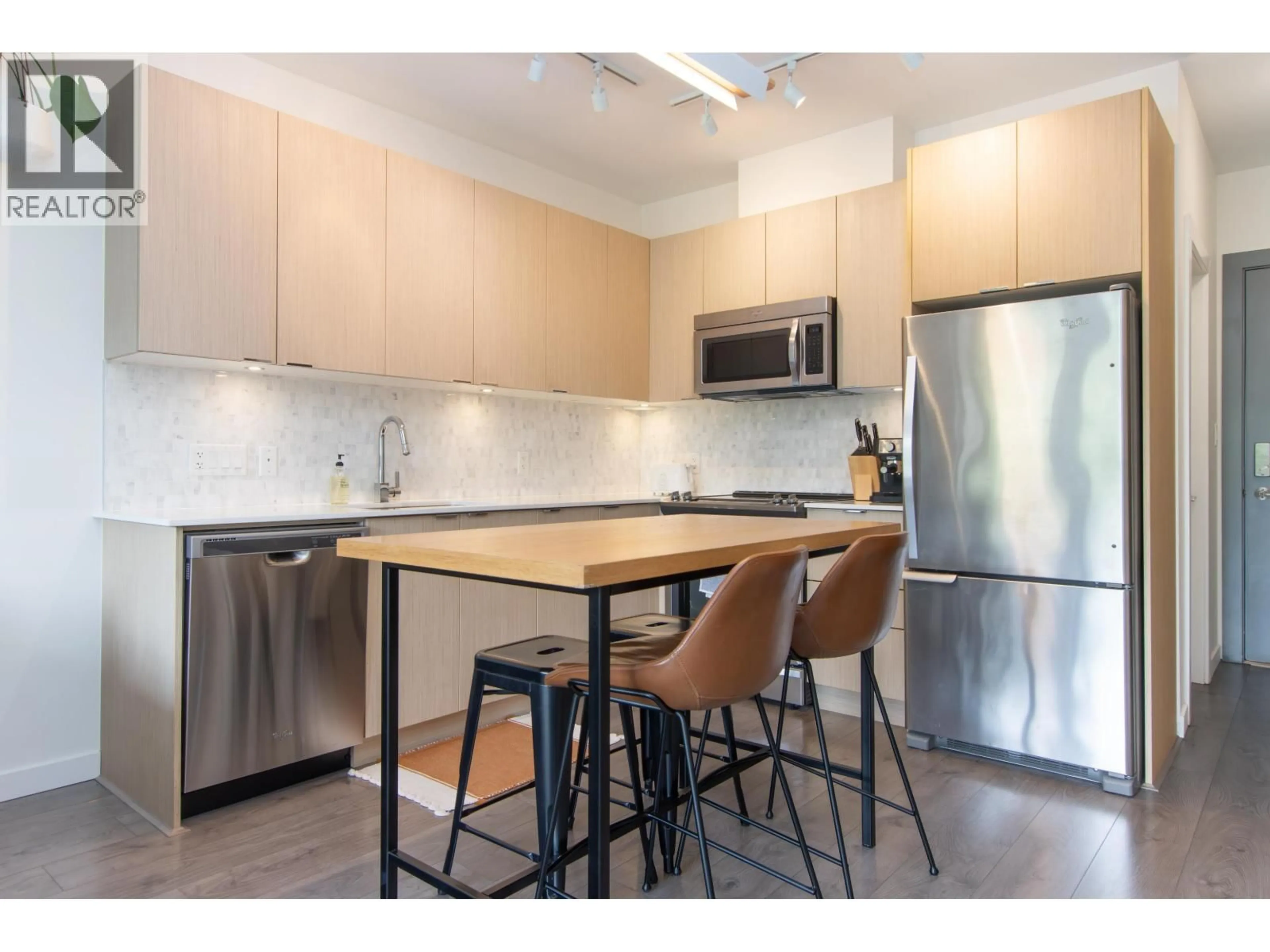 Standard kitchen, unknown for 407 - 1150 BAILEY STREET, Squamish British Columbia V8B0R4