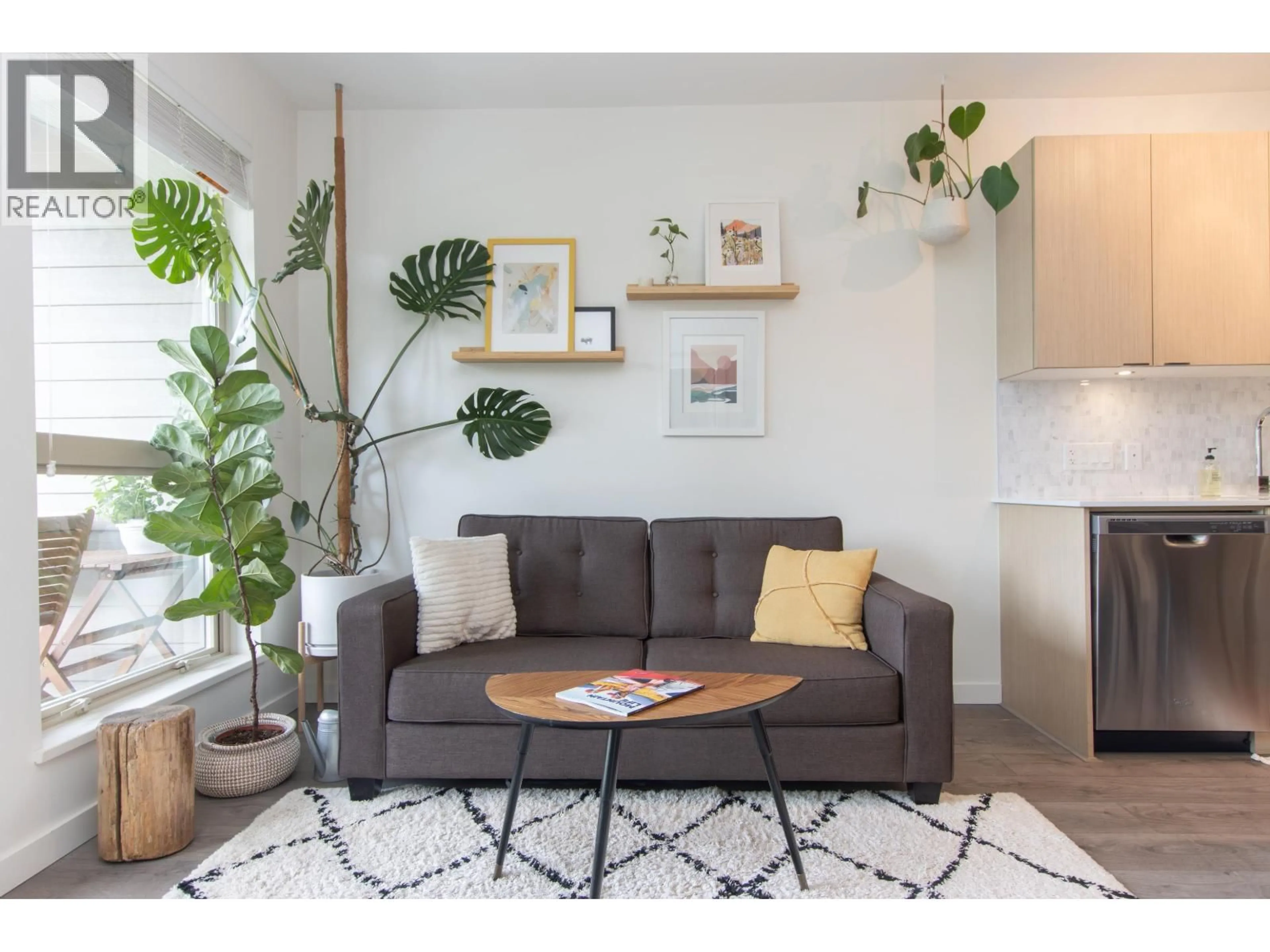 Living room with furniture, unknown for 407 - 1150 BAILEY STREET, Squamish British Columbia V8B0R4
