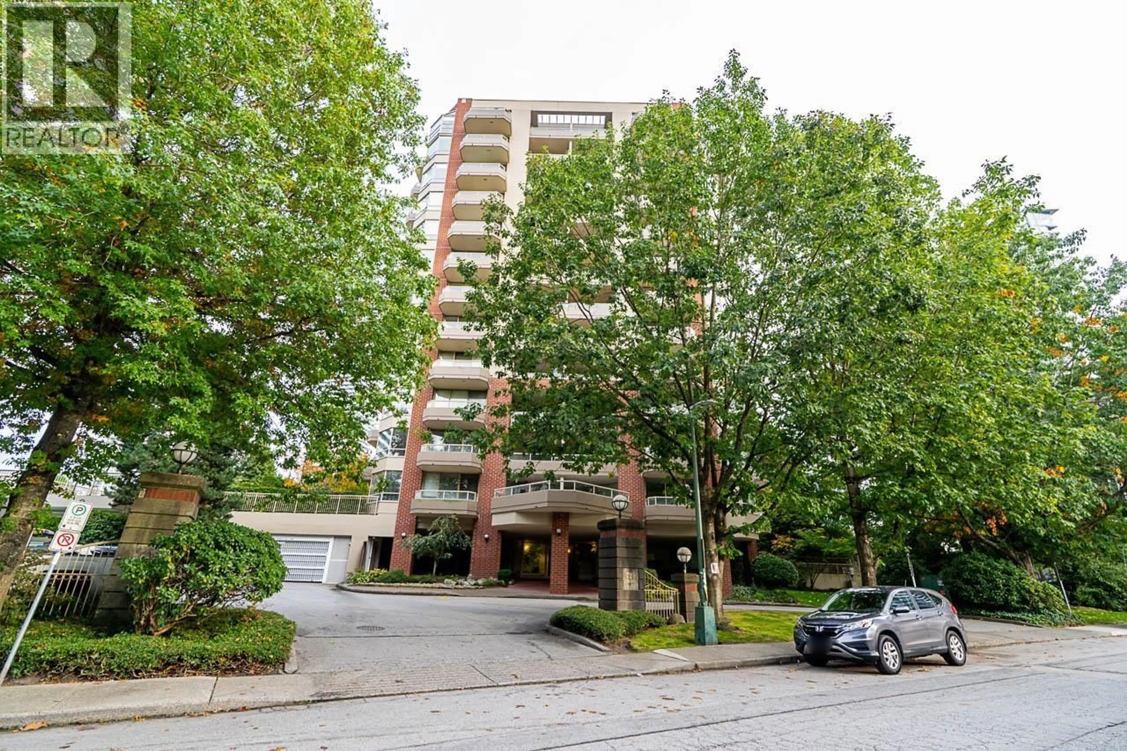 Indoor foyer for 402 - 728 FARROW STREET, Coquitlam British Columbia V3J3S6