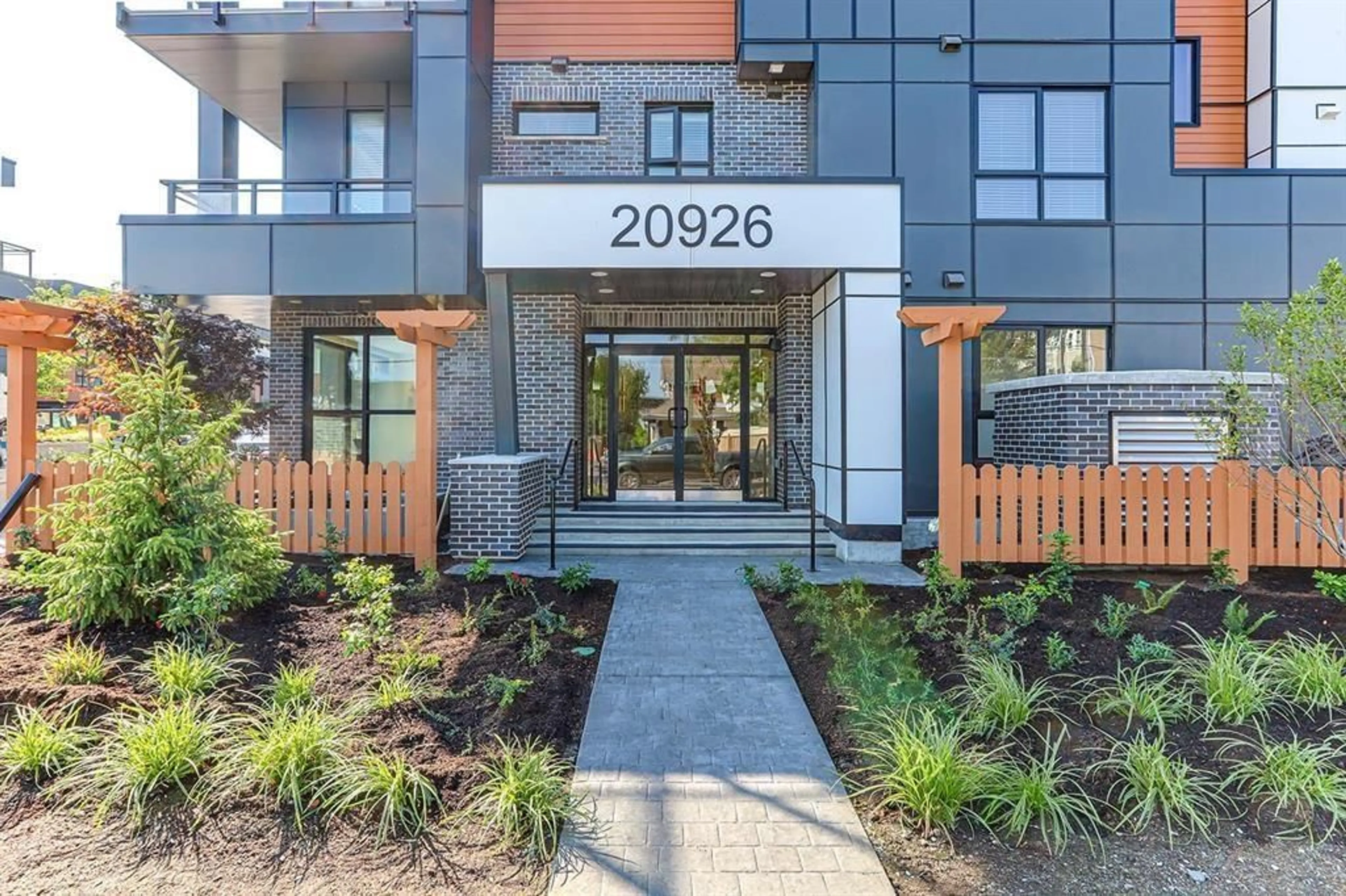 Indoor entryway for 203 - 20926 83, Langley British Columbia V2Y3Y9