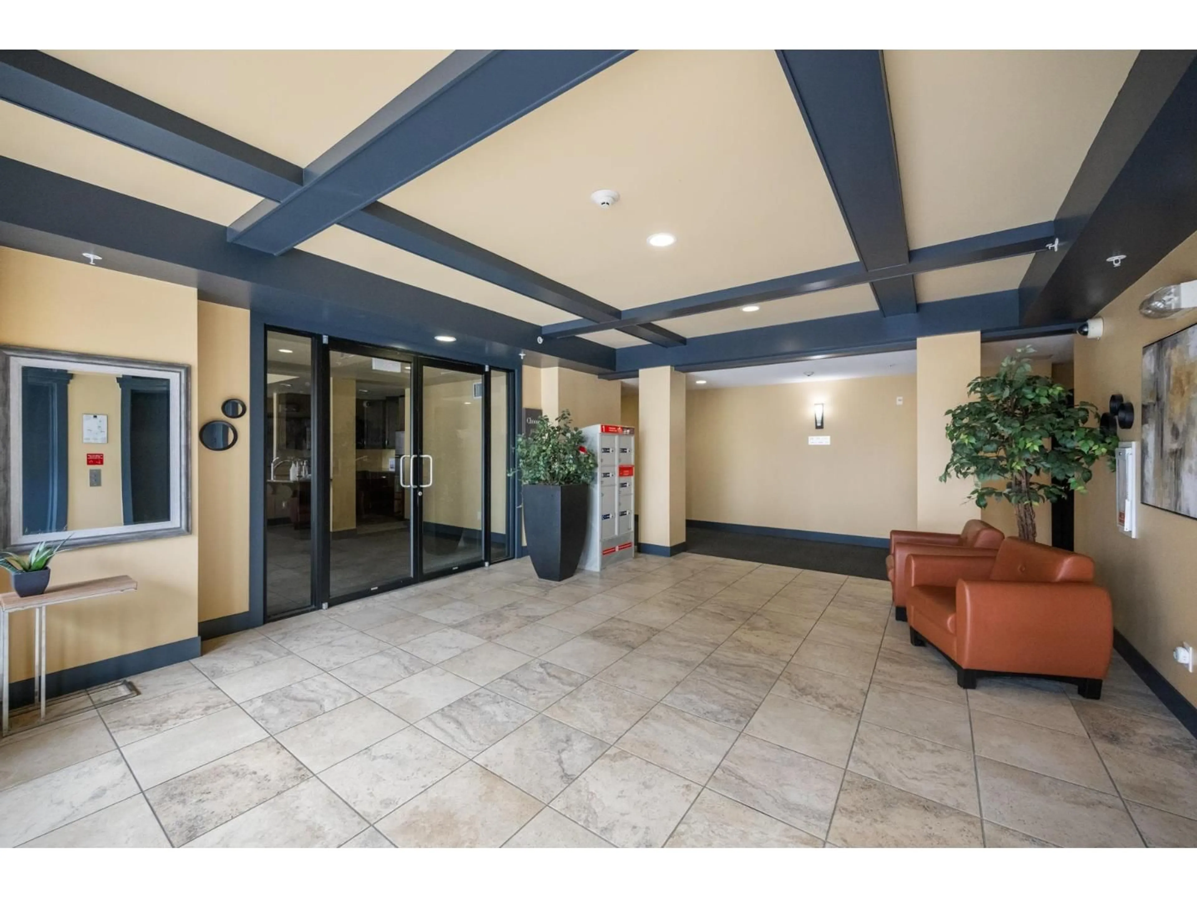 Indoor foyer for 309 - 3192 GLADWIN, Abbotsford British Columbia V2T6M9