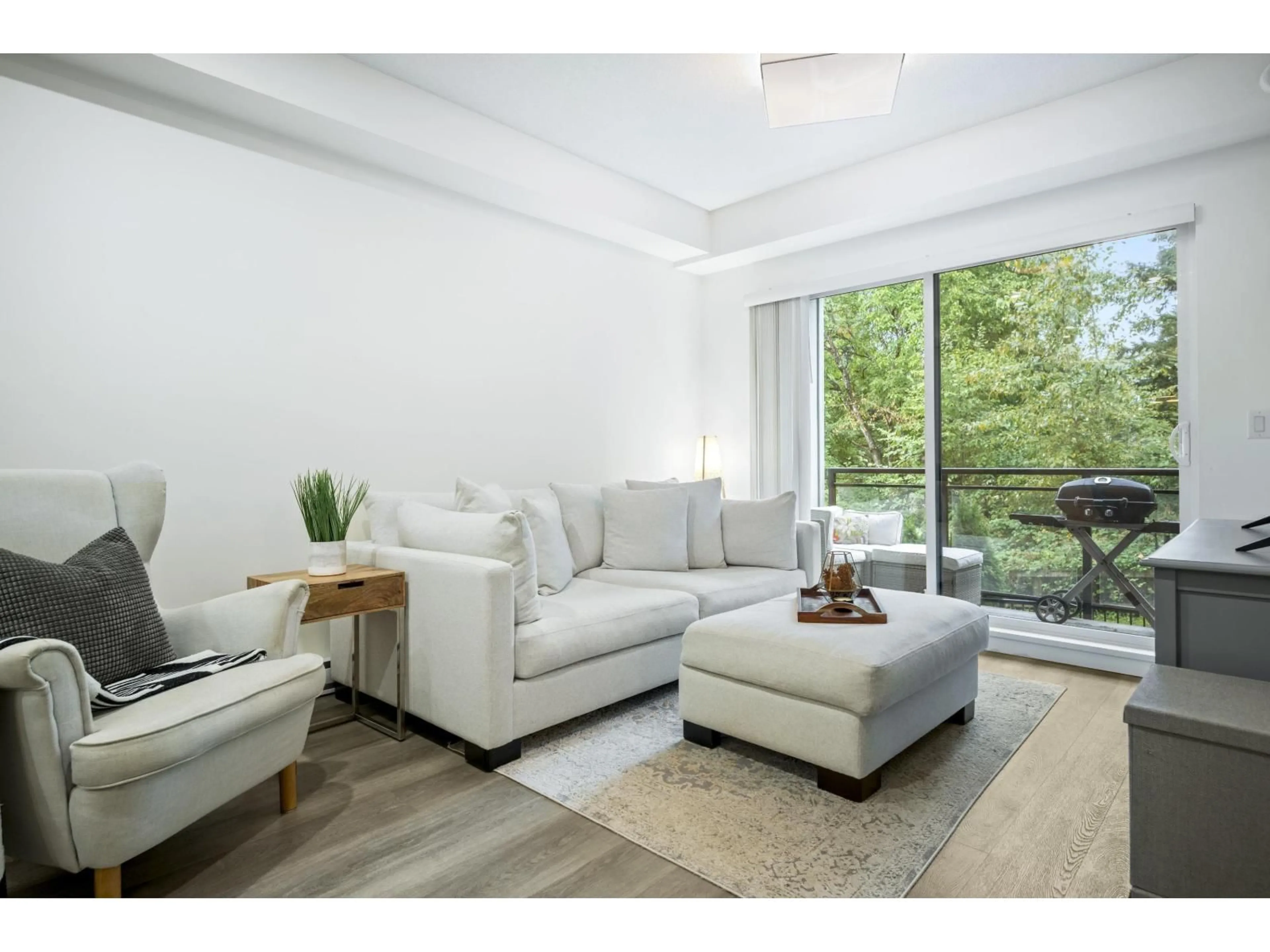 Living room with furniture, unknown for B107 - 20087 68TH, Langley British Columbia V2Y0Y3