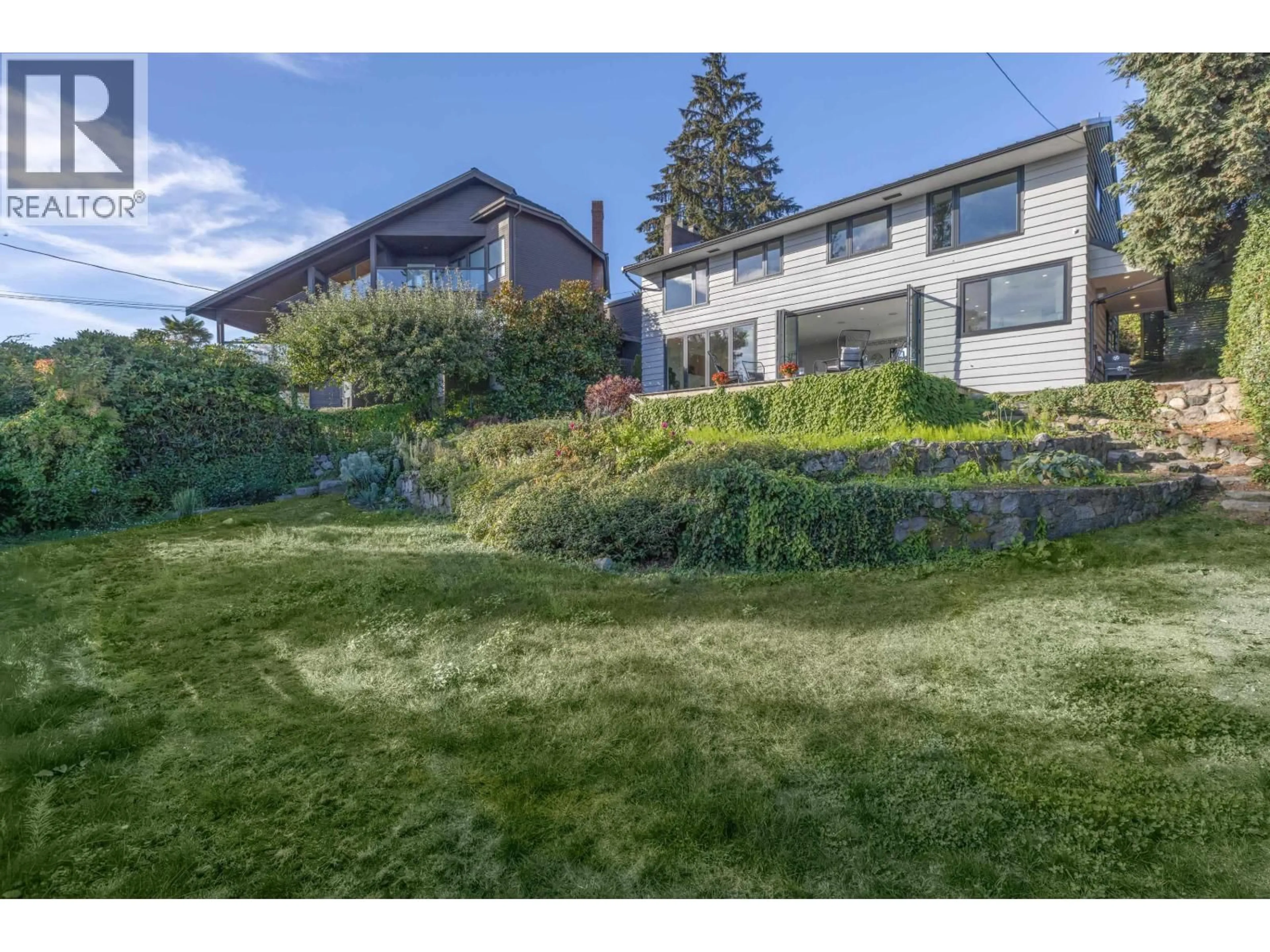 A pic from outside/outdoor area/front of a property/back of a property/a pic from drone, unknown for 2234 PALMERSTON AVENUE, West Vancouver British Columbia V7V2V8