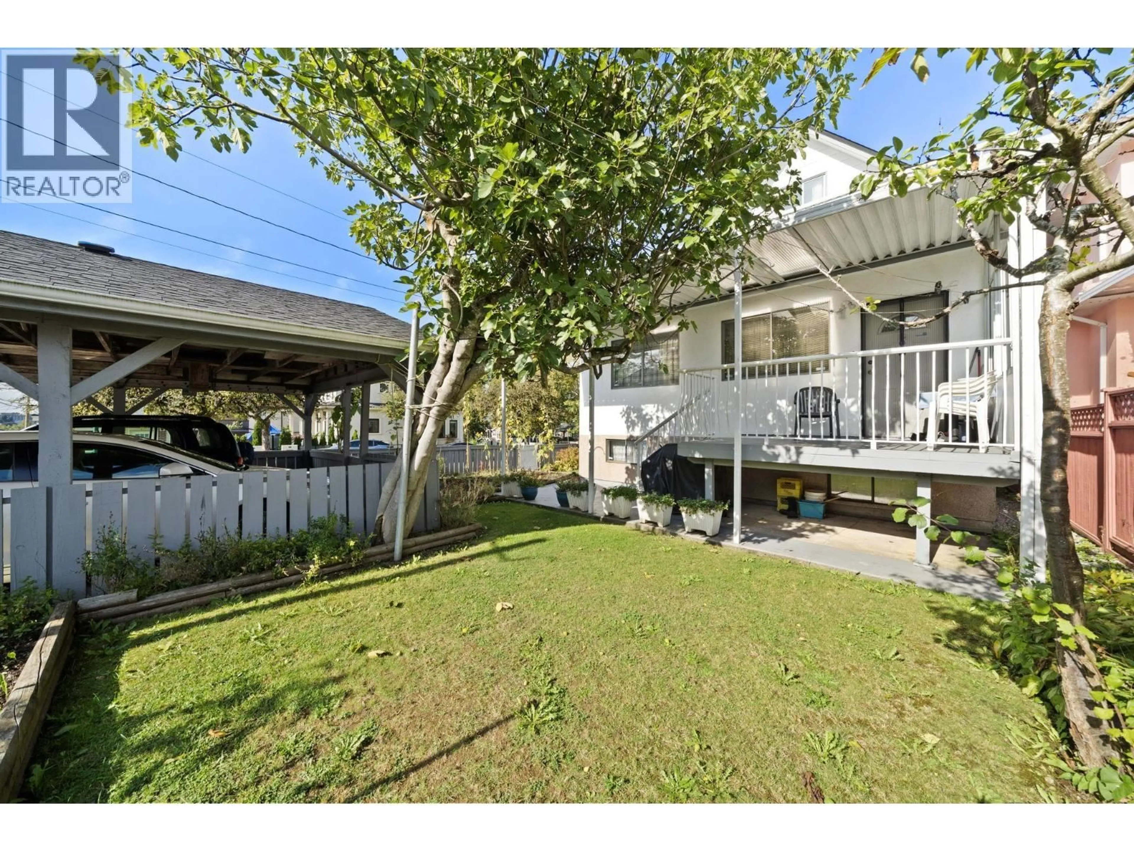 A pic from outside/outdoor area/front of a property/back of a property/a pic from drone, street for 2604 19TH AVENUE, Vancouver British Columbia V5M2S4