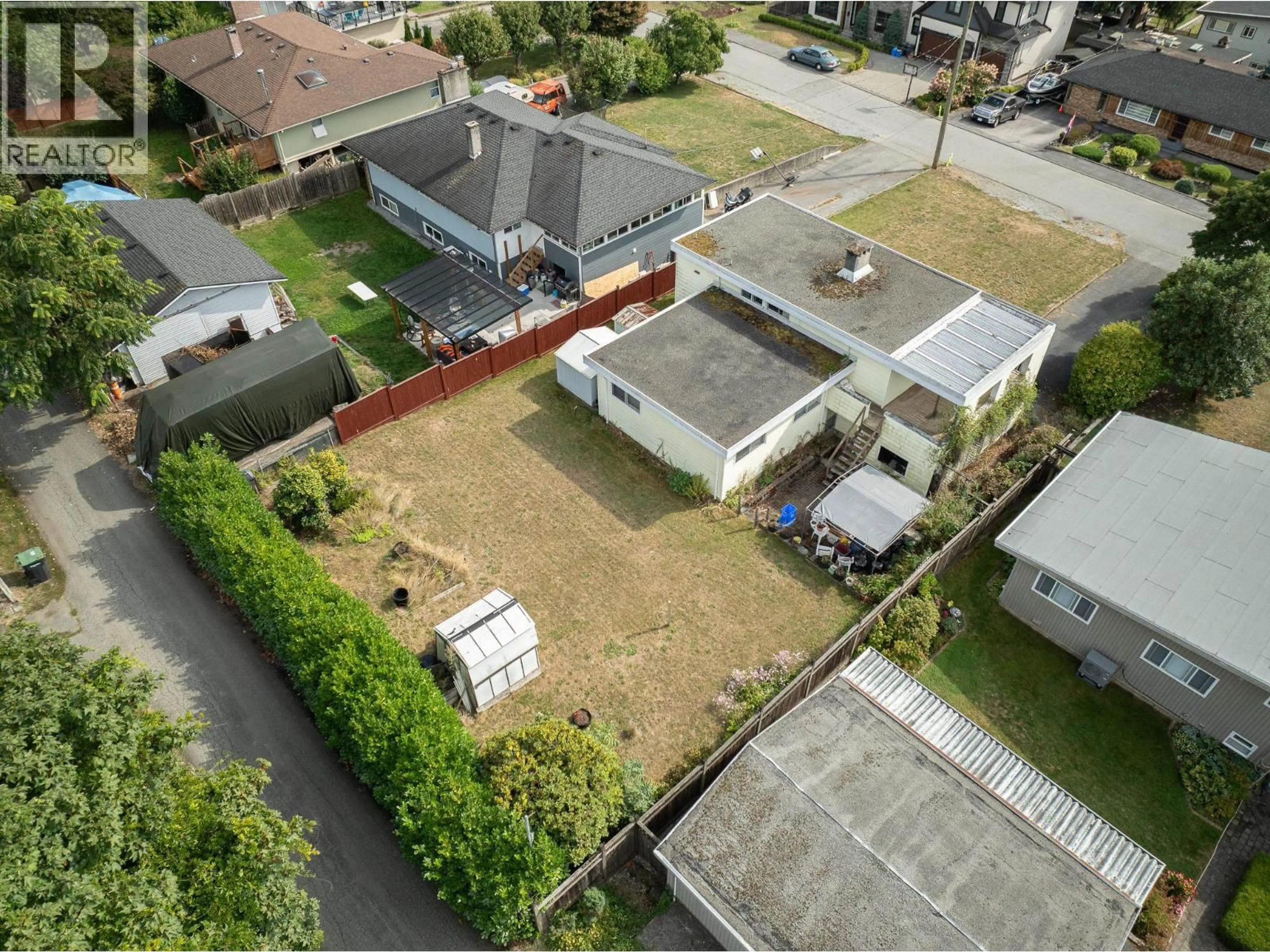 A pic from outside/outdoor area/front of a property/back of a property/a pic from drone, street for 809 SHAW AVENUE, Coquitlam British Columbia V3K2S1