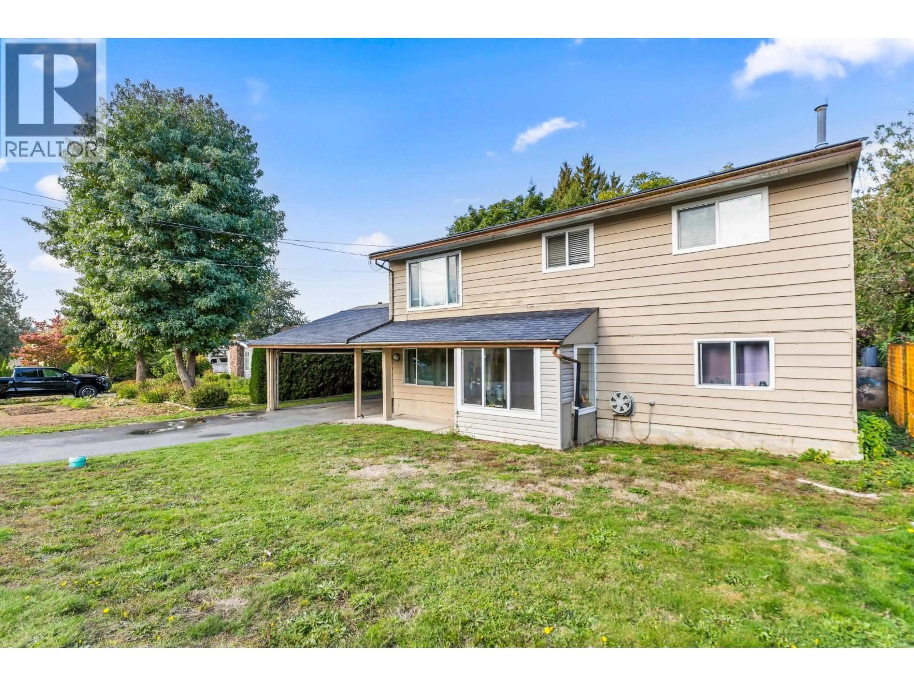 A pic from outside/outdoor area/front of a property/back of a property/a pic from drone, street for 21127 WICKLUND AVENUE, Maple Ridge British Columbia V2X3S1