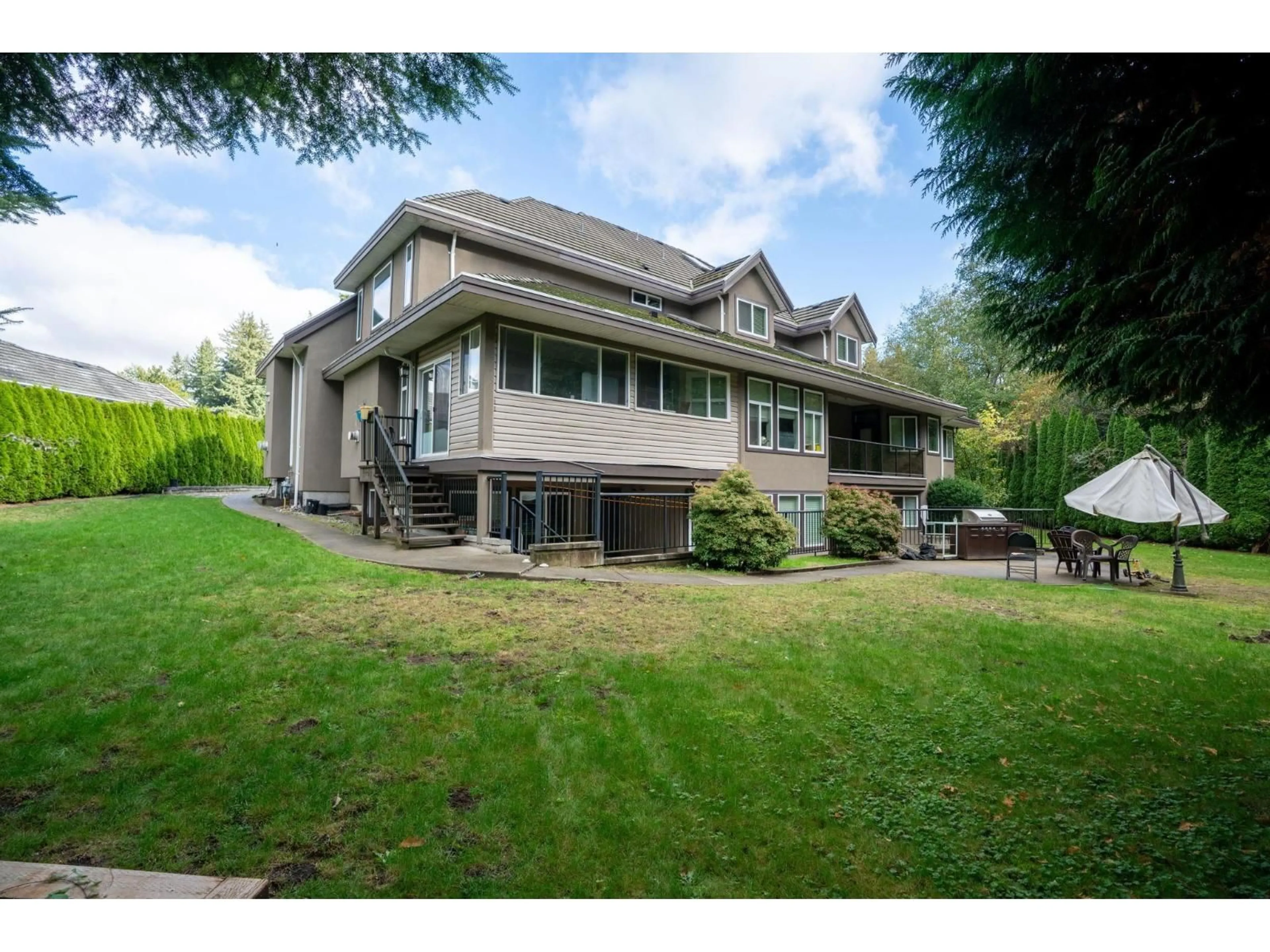 Patio, unknown for 5479 124B, Surrey British Columbia V3X3T1