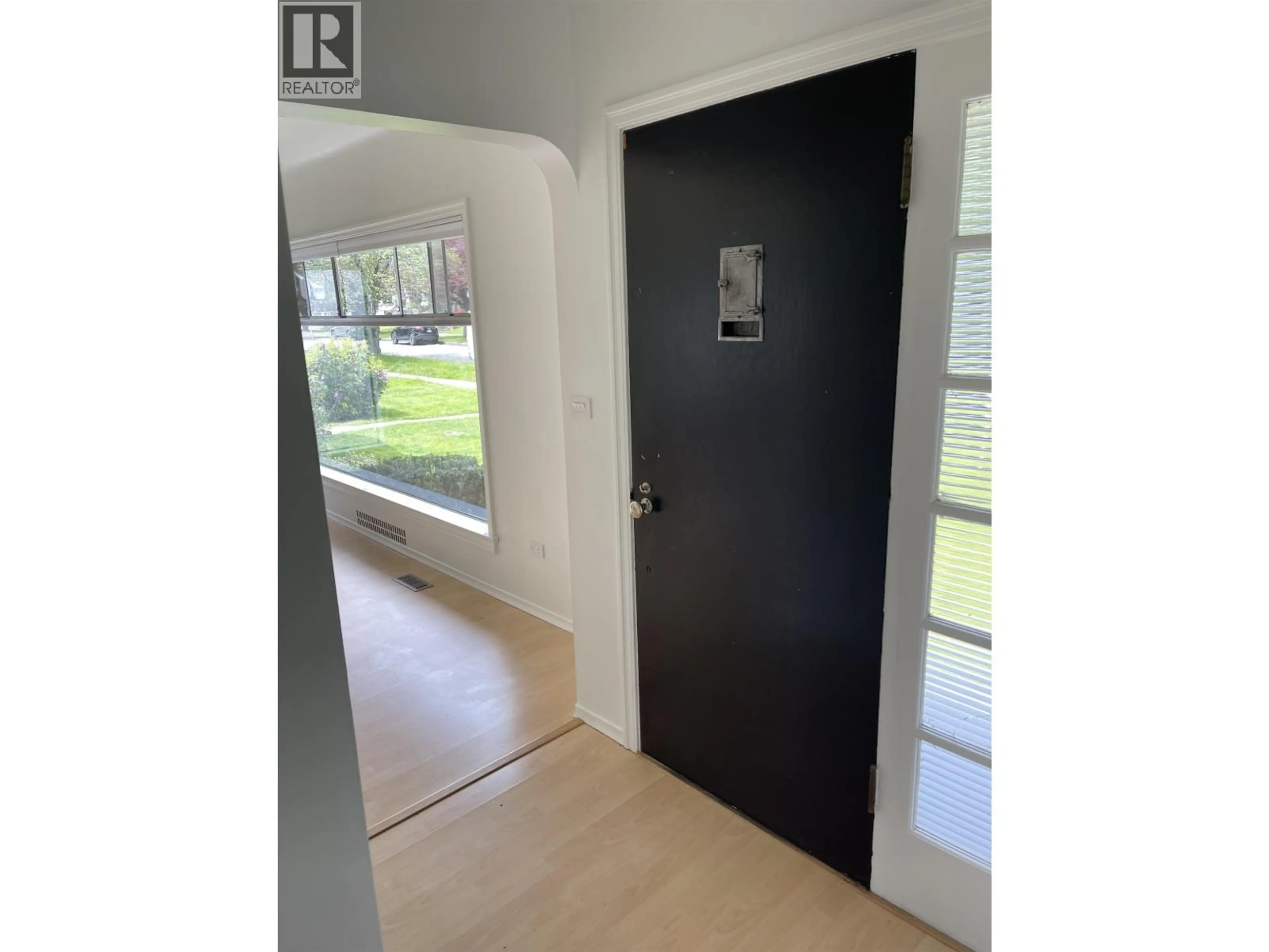 Indoor entryway for 34 47TH AVENUE, Vancouver British Columbia V5Y2X8