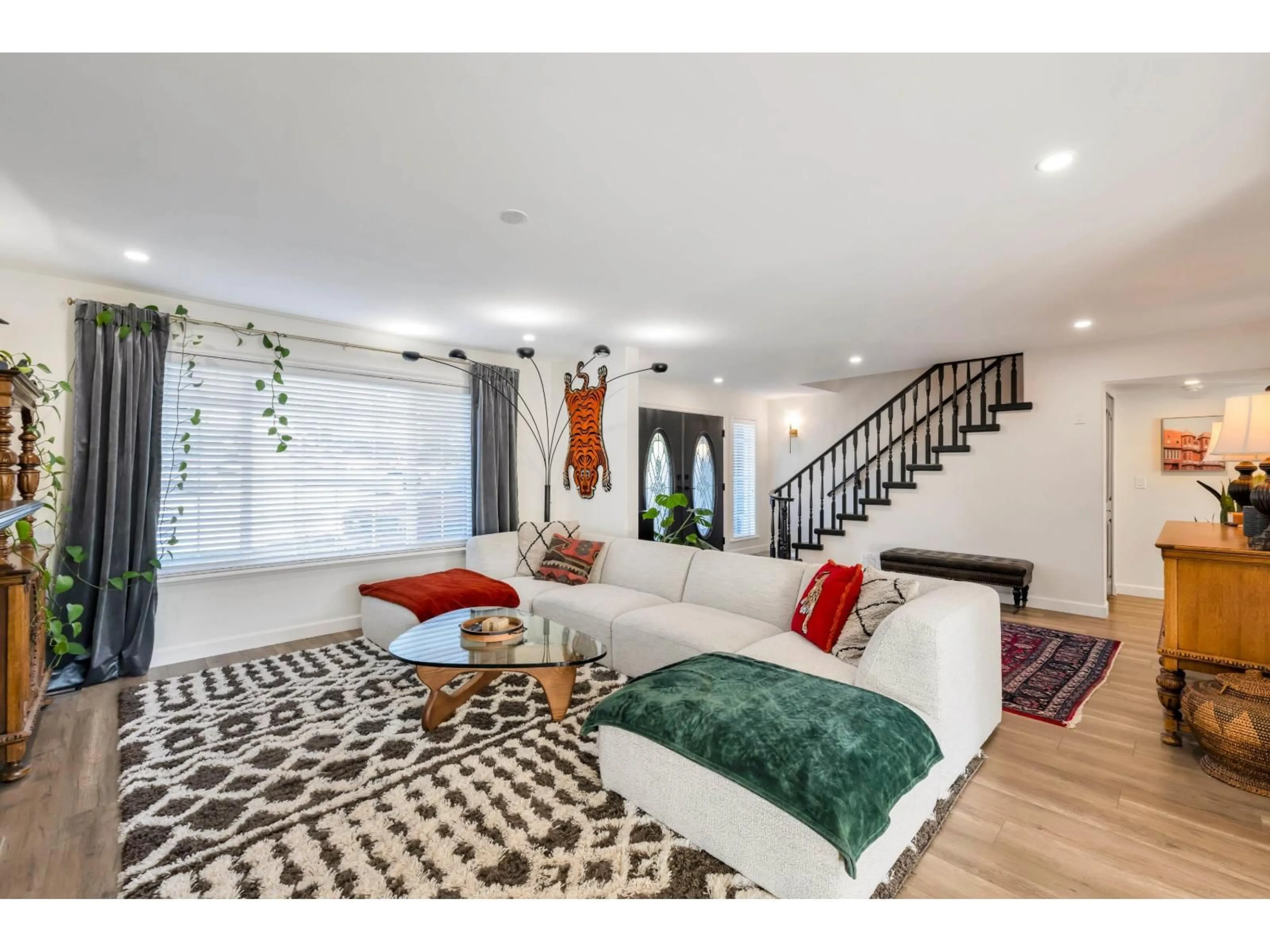 Living room with furniture, unknown for 34856 MARSHALL, Abbotsford British Columbia V2S7S2