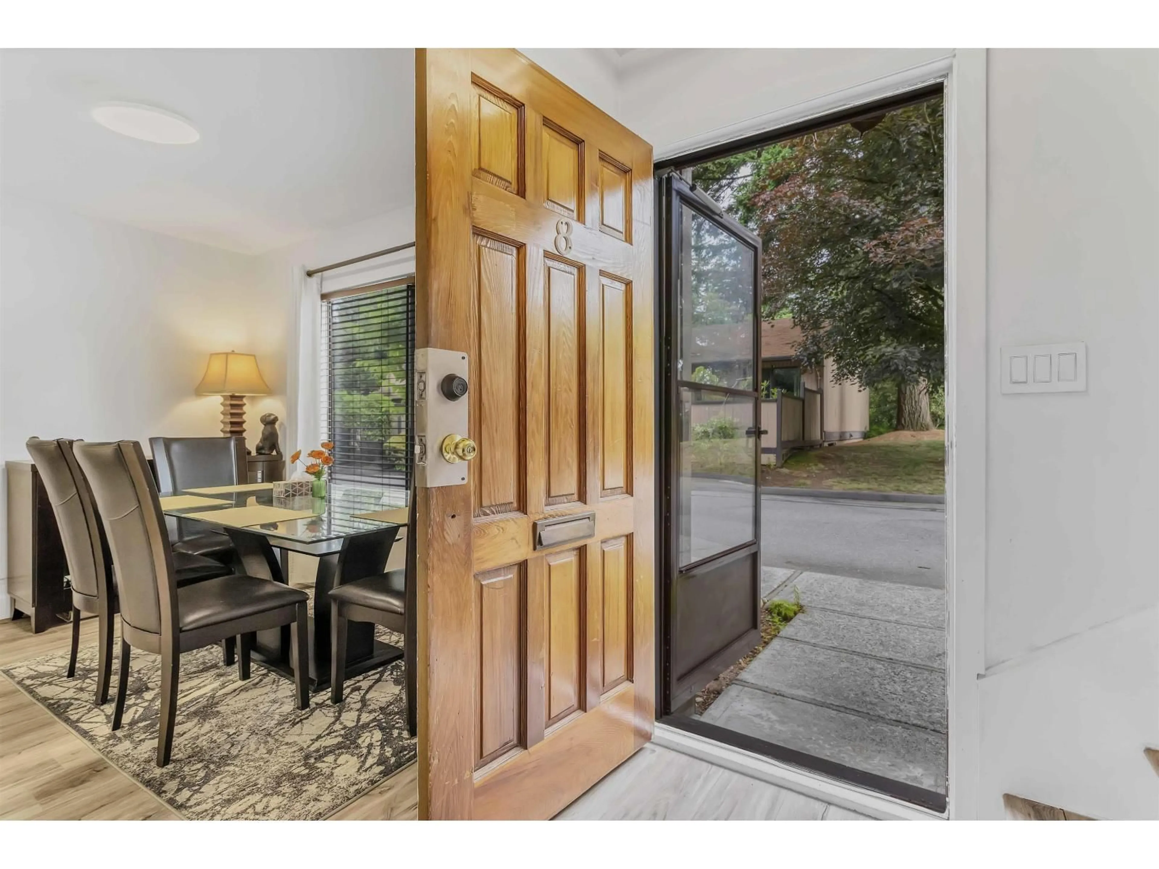 Indoor entryway for 8 - 3015 TRETHEWEY, Abbotsford British Columbia V2T3R4