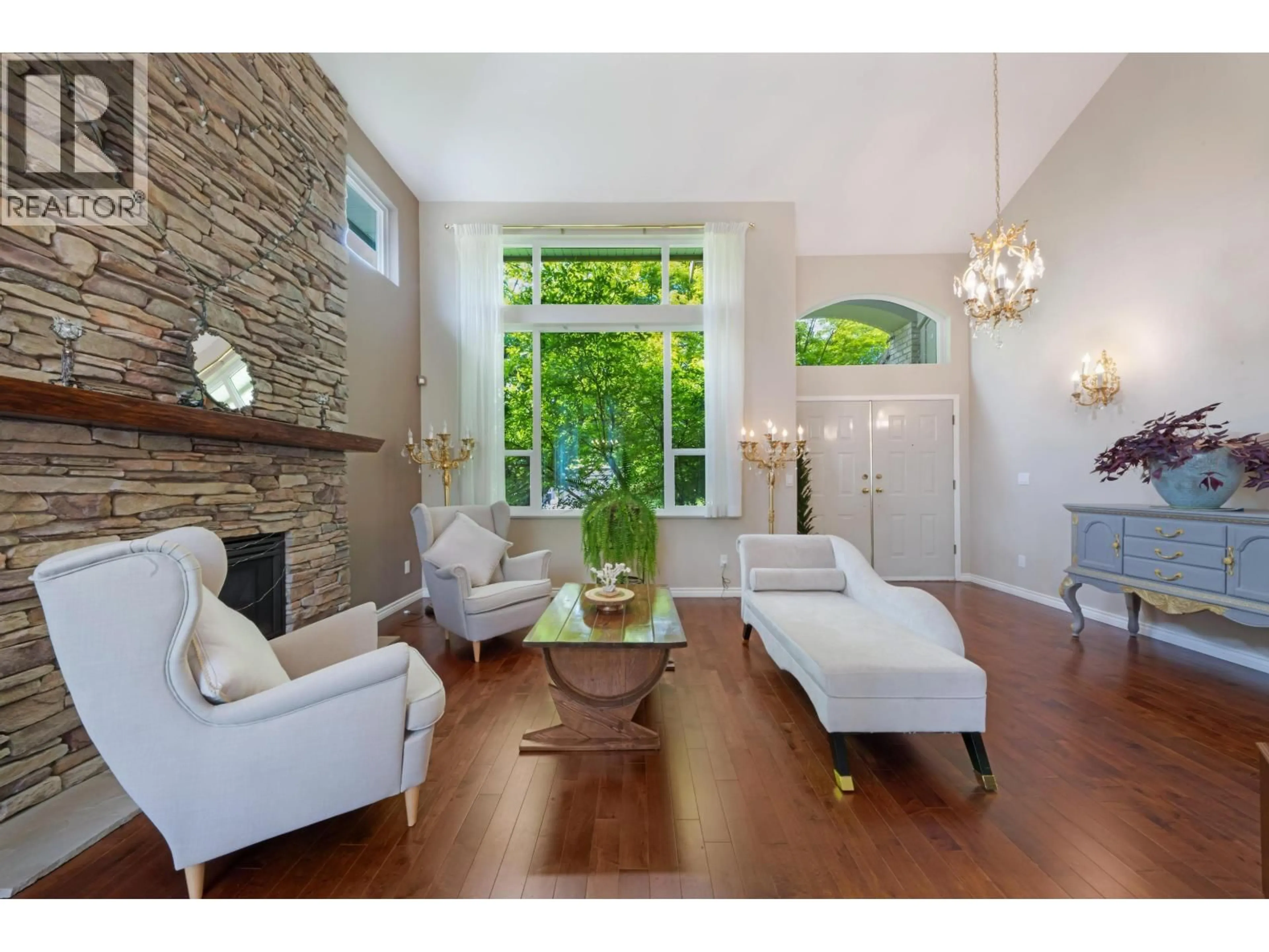 Living room with furniture, unknown for 6 LINDEN STREET, Port Moody British Columbia V3H5C1