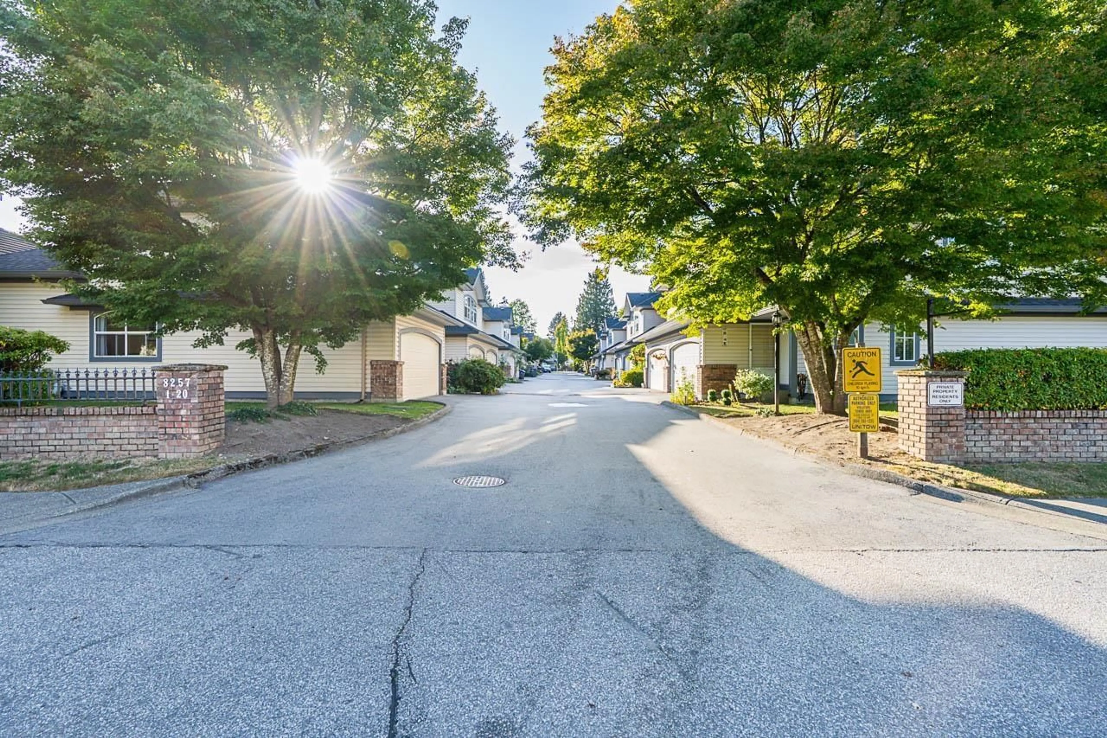 Unknown for 10 - 8257 121 A, Surrey British Columbia V3W3R4