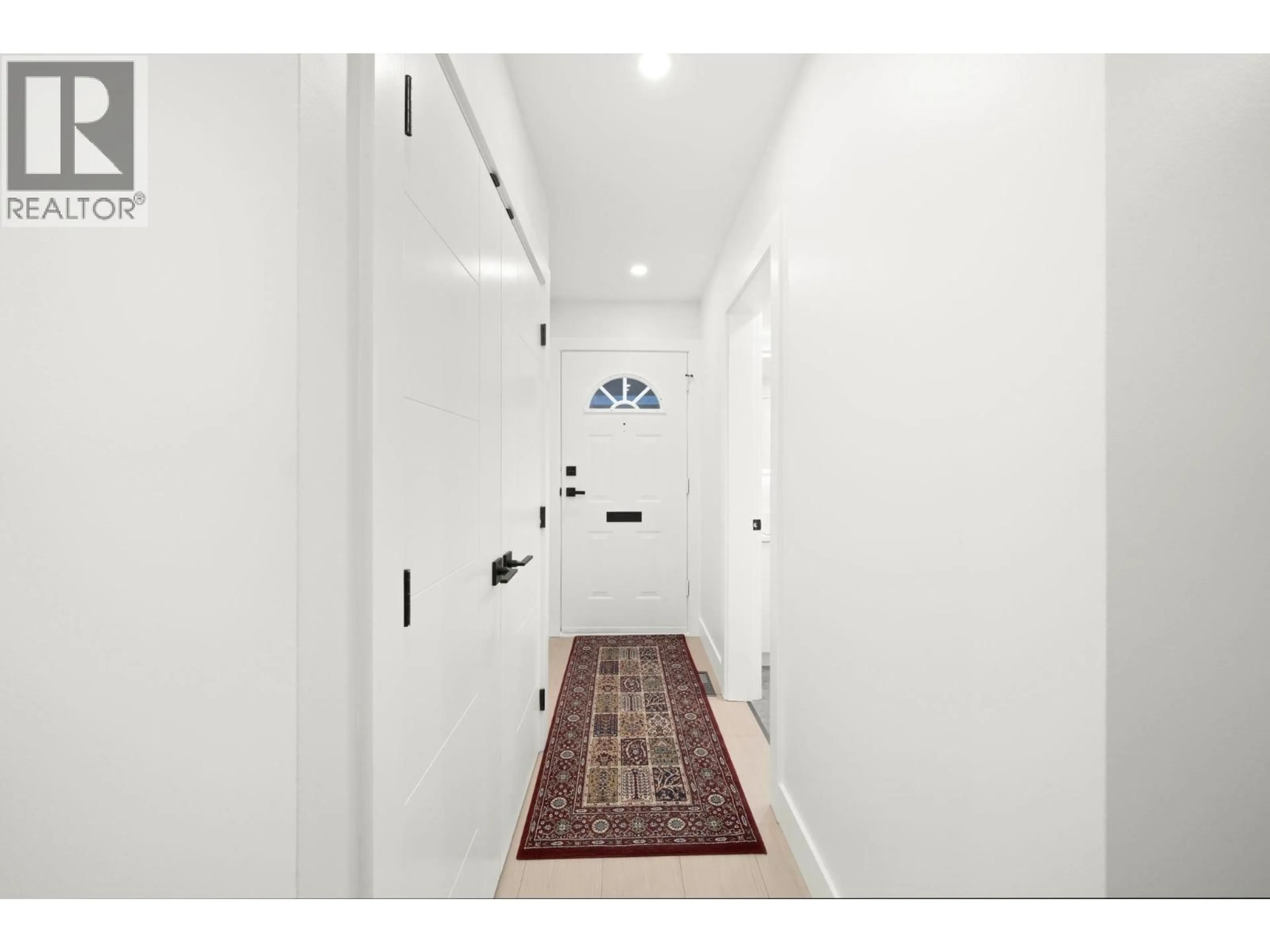 Indoor entryway for 48 - 3046 COAST MERIDIAN ROAD, Port Coquitlam British Columbia V3B5B6