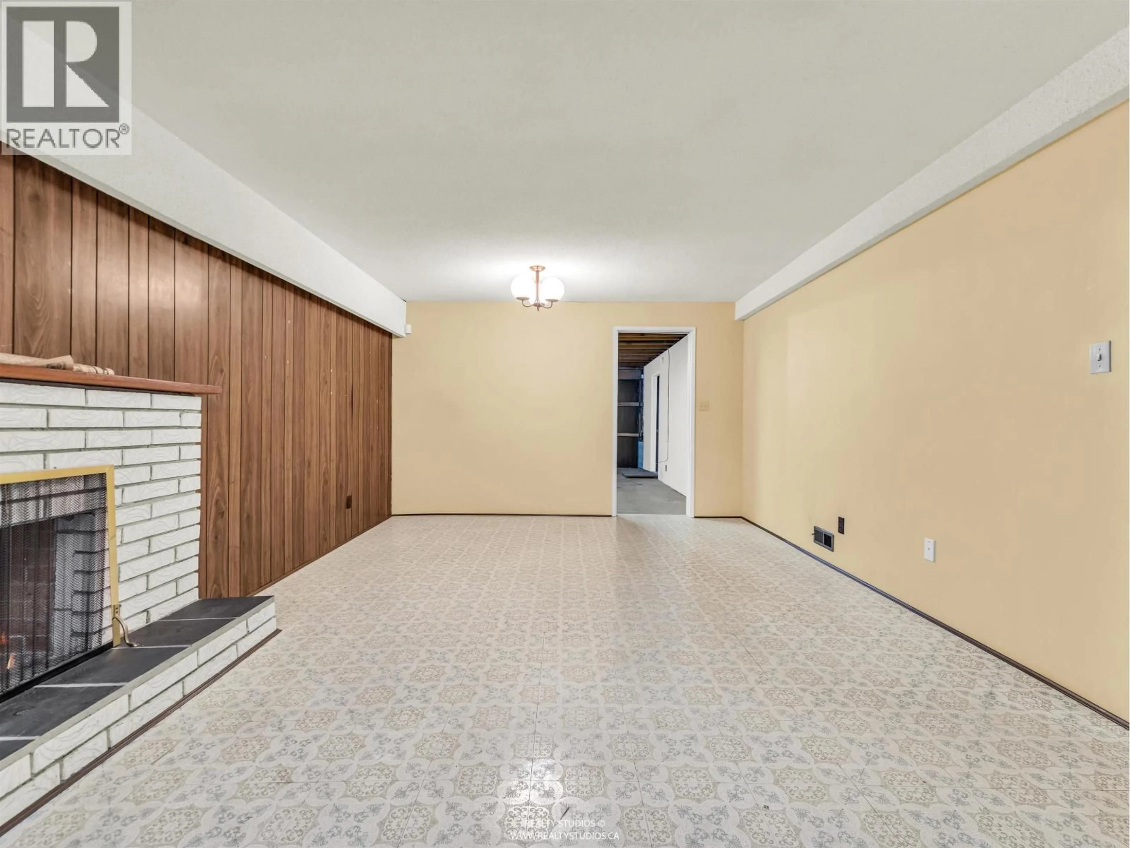 Unknown for 85 63RD AVENUE, Vancouver British Columbia V5X2H7