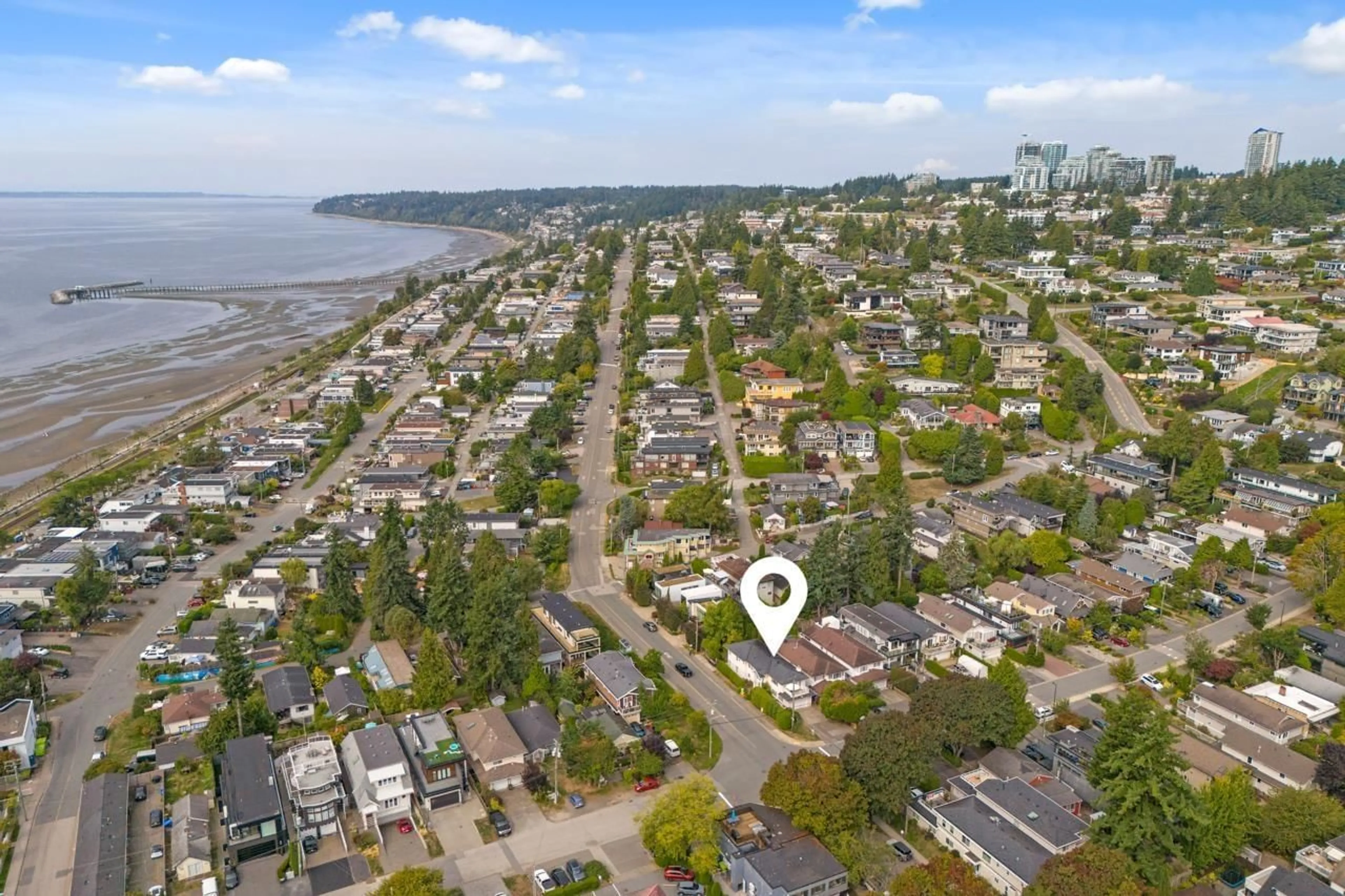 A pic from outside/outdoor area/front of a property/back of a property/a pic from drone, water/lake/river/ocean view for 907 MAPLE, White Rock British Columbia V4B4M4