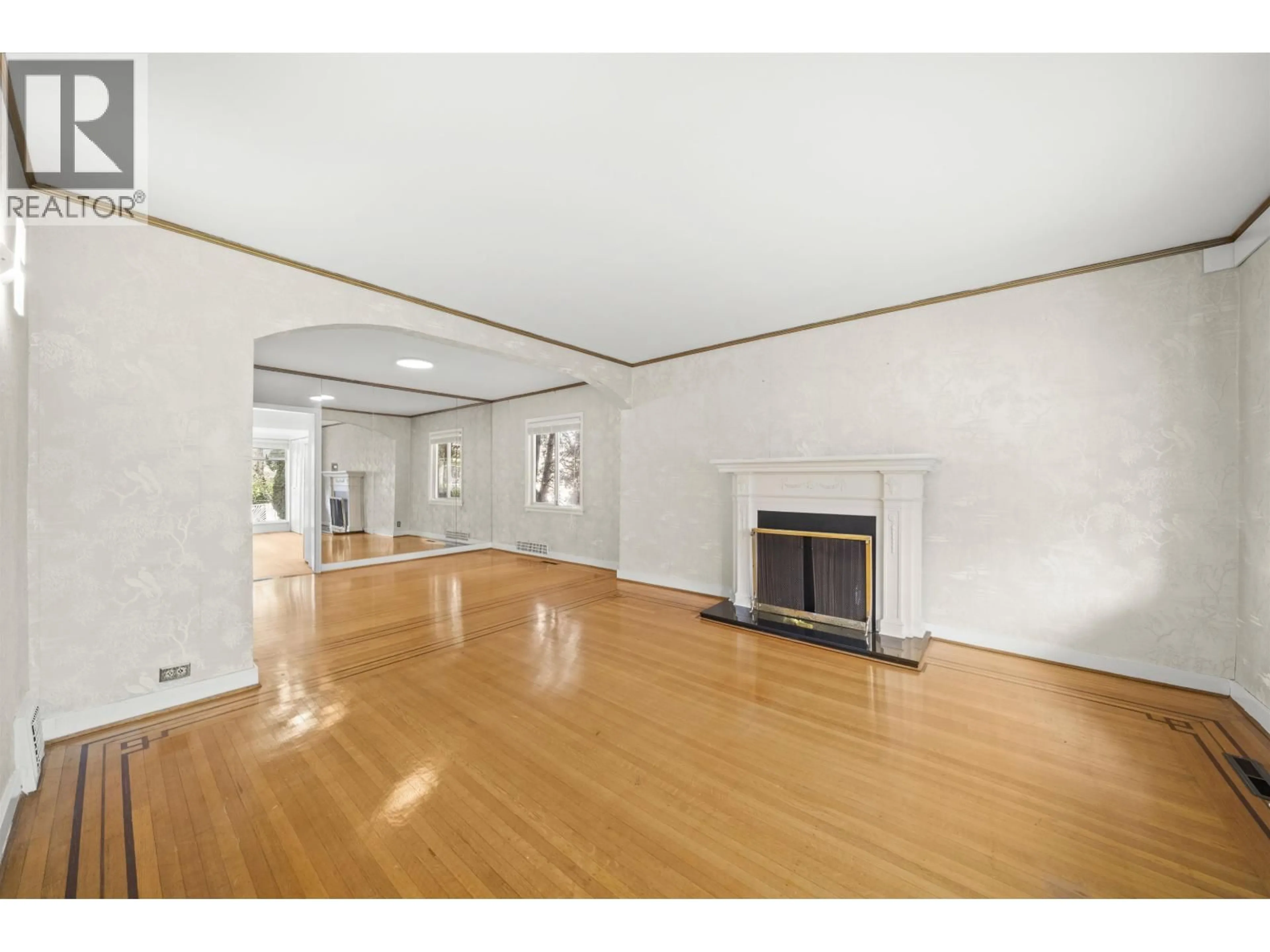 A pic of a room for 555 19TH AVENUE, Vancouver British Columbia V5Z1W8