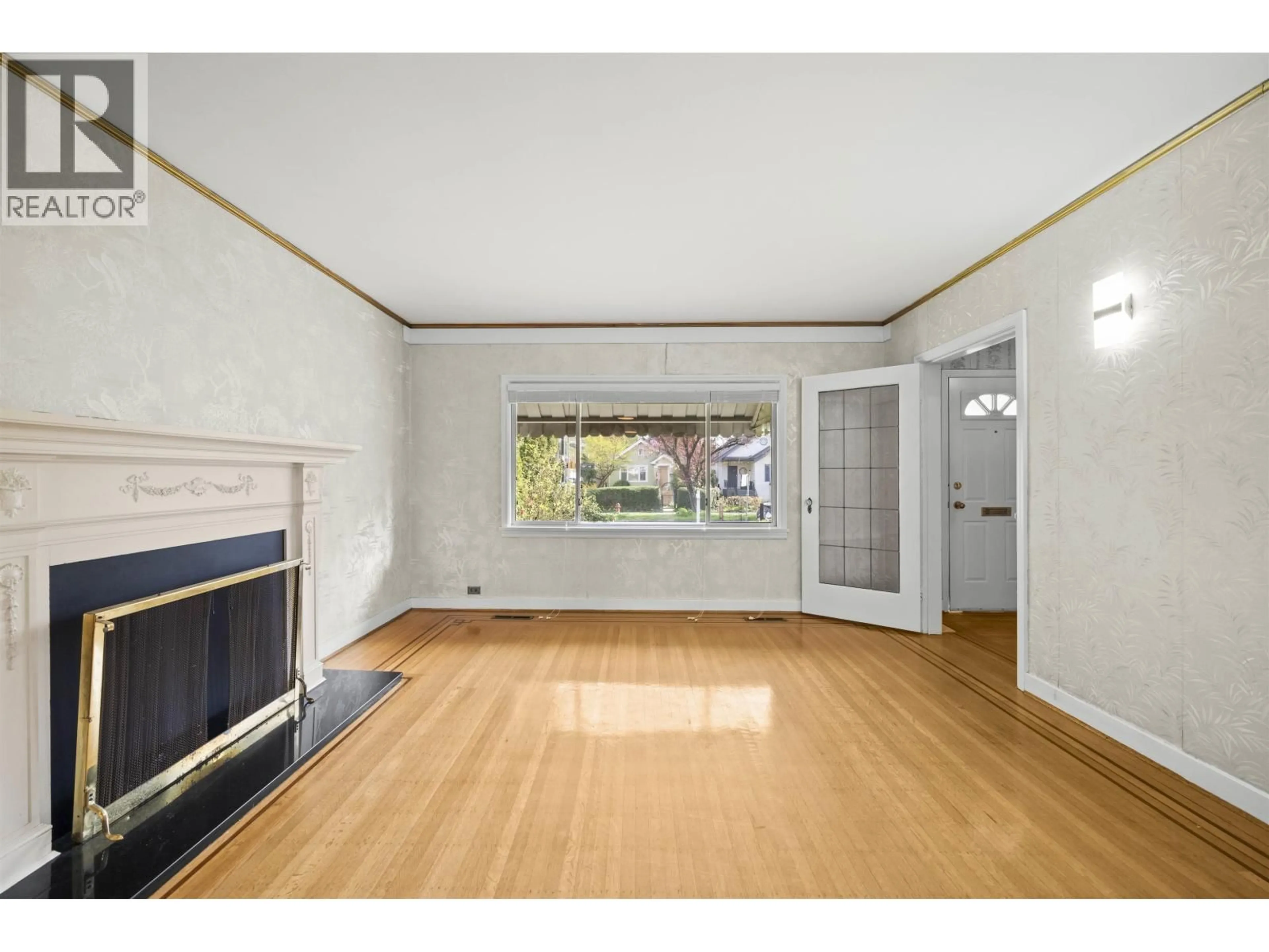 A pic of a room for 555 19TH AVENUE, Vancouver British Columbia V5Z1W8