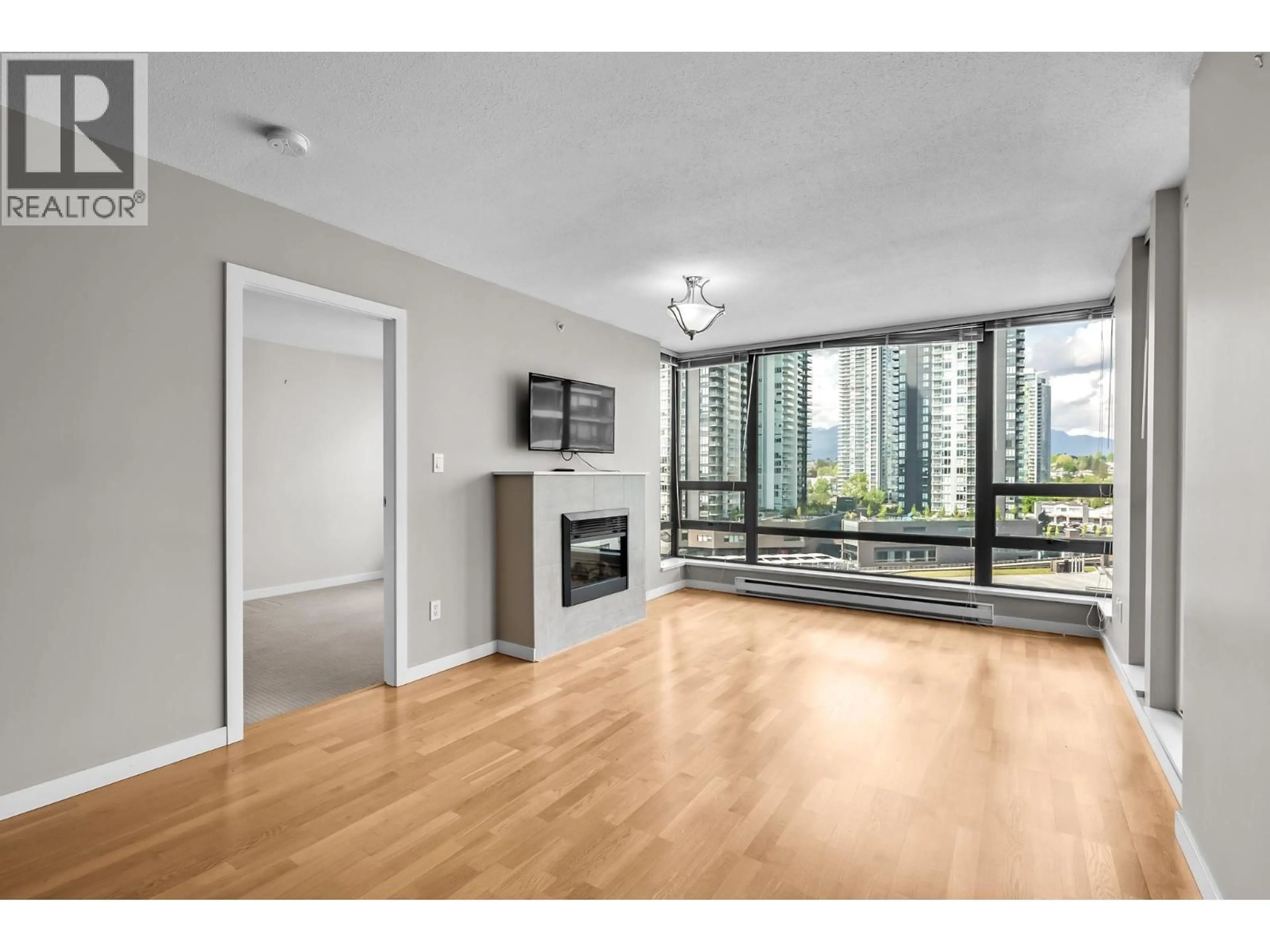 Unknown for 1608 - 4178 DAWSON STREET, Burnaby British Columbia V5C0A1