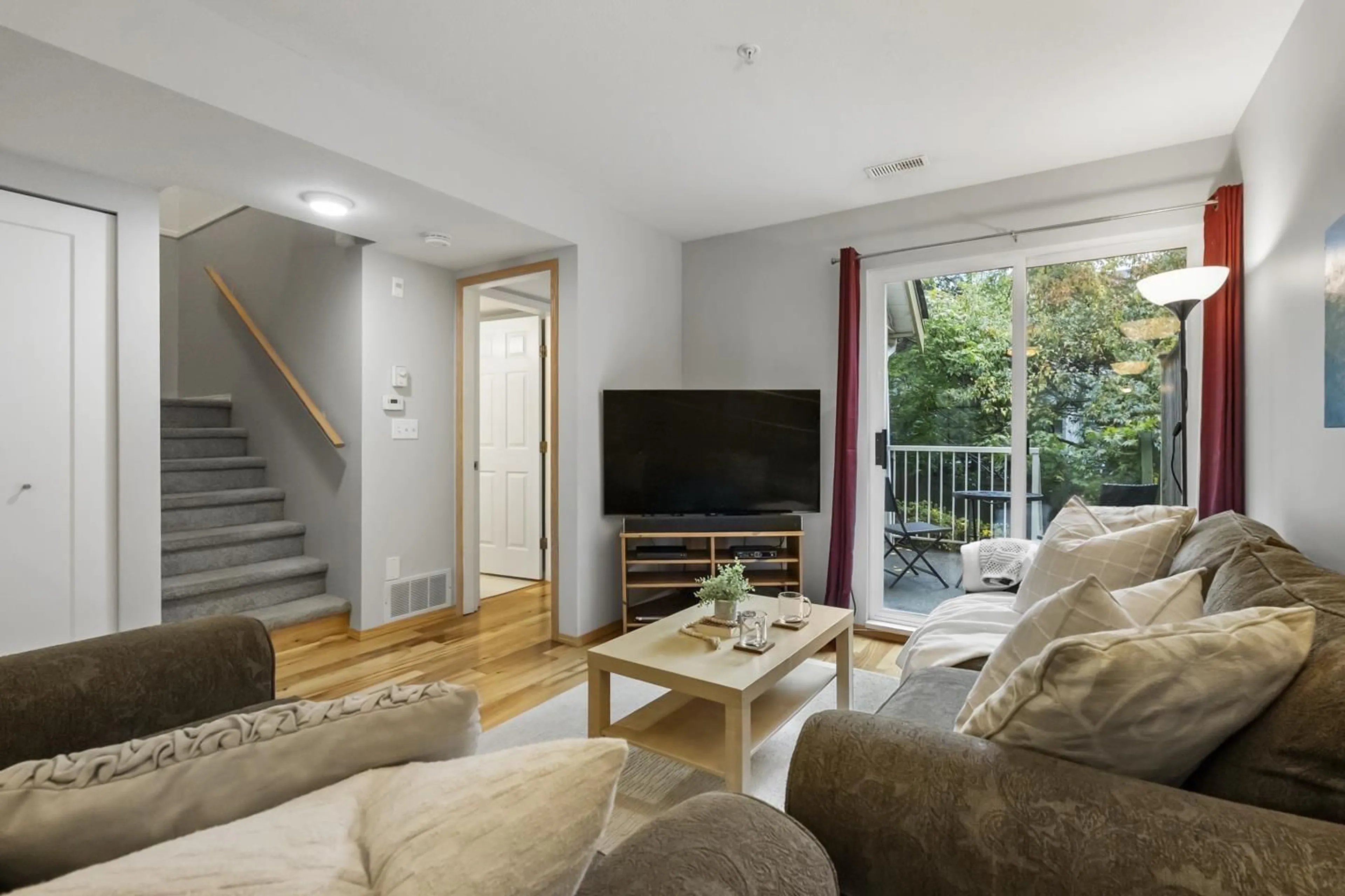 Living room with furniture, unknown for 22 - 20543 96, Langley British Columbia V1M3W3