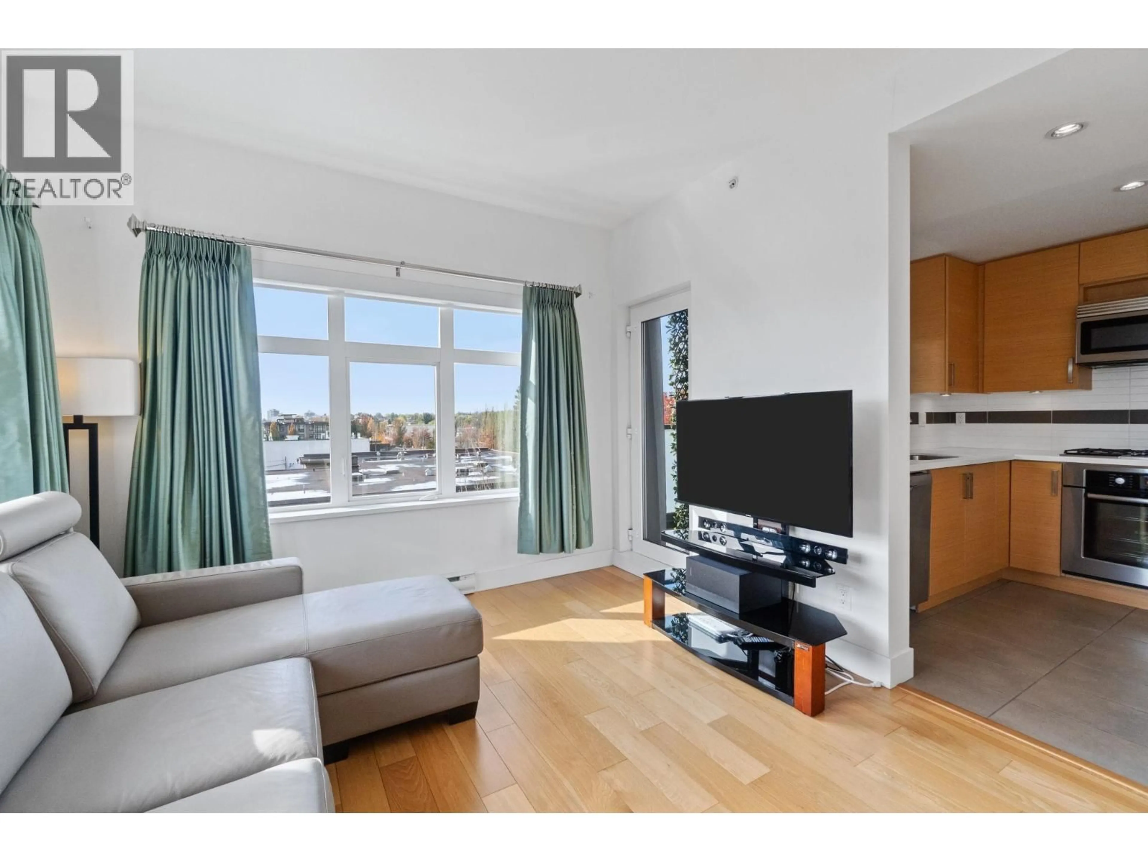 A pic of a room for 307 - 4710 HASTINGS STREET, Burnaby British Columbia V5C2K7