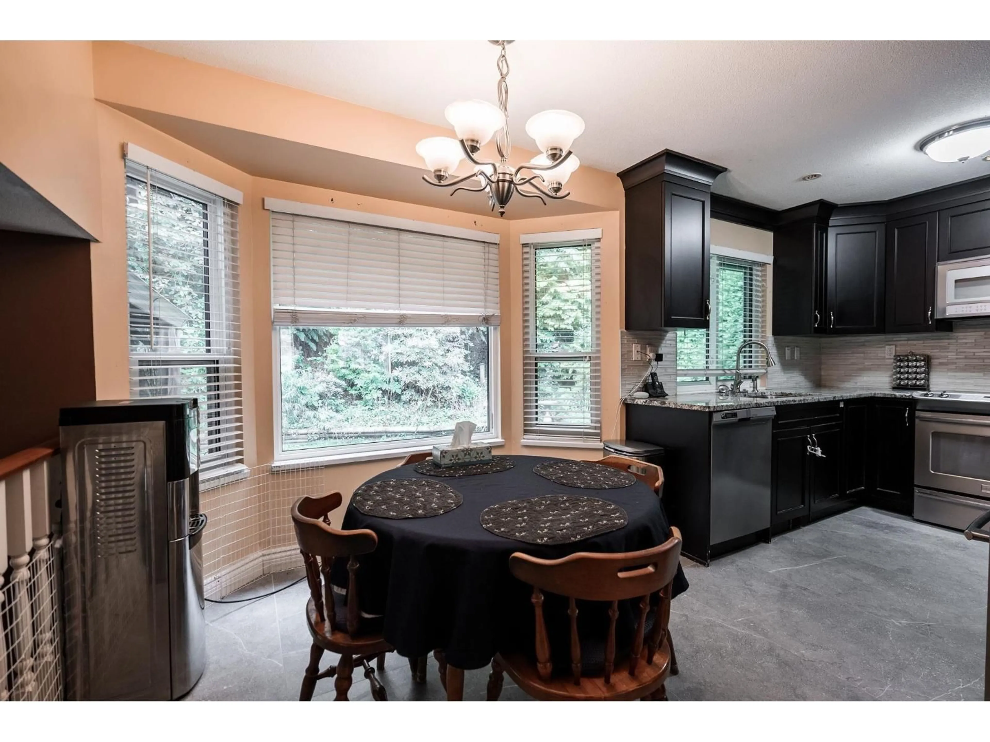 Open concept kitchen, ceramic/tile floor for 2359 HARPER, Abbotsford British Columbia V3G2B2