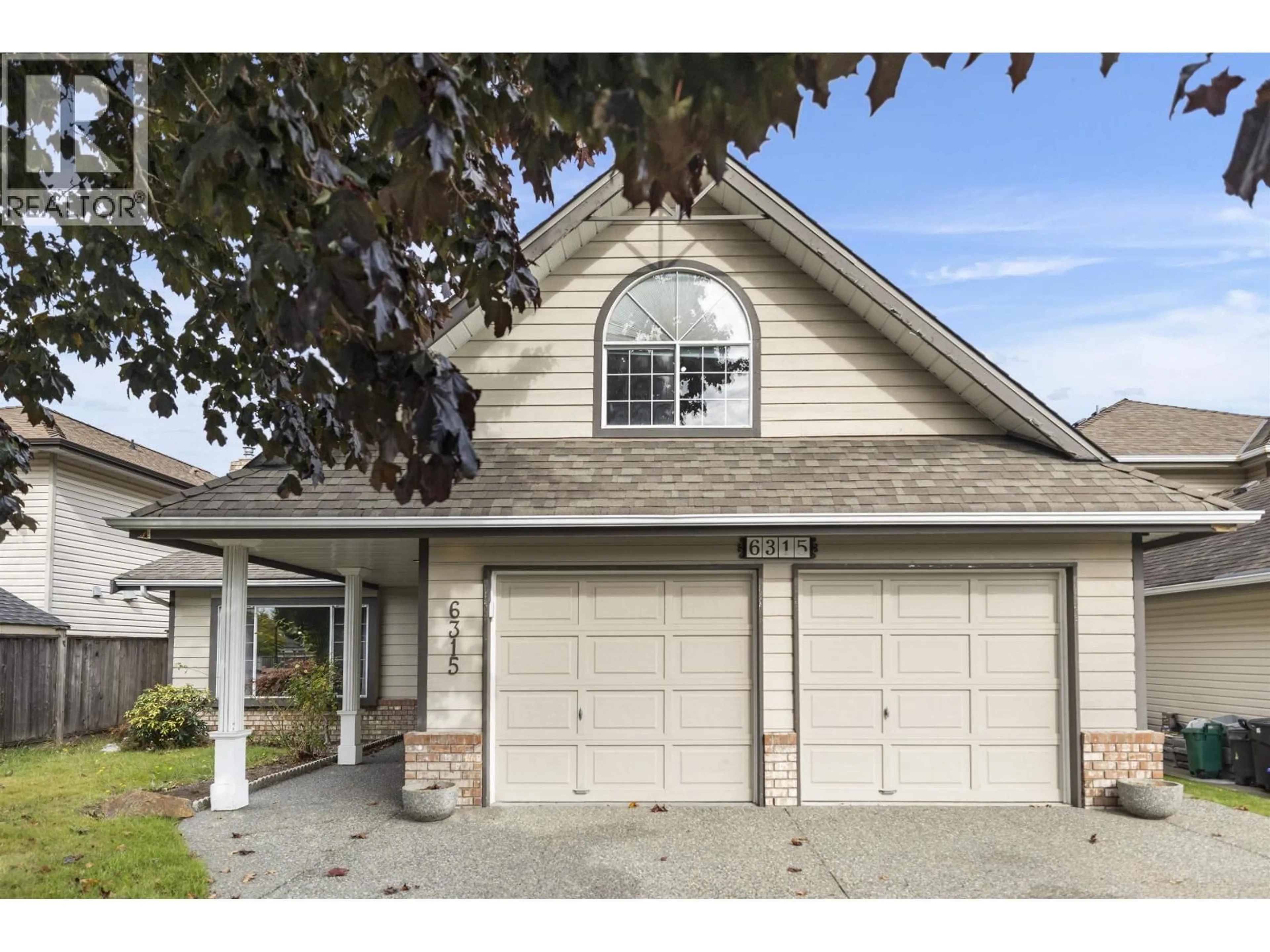 Home with vinyl exterior material, street for 6315 HOLLY PARK DRIVE, Delta British Columbia V4K4T3