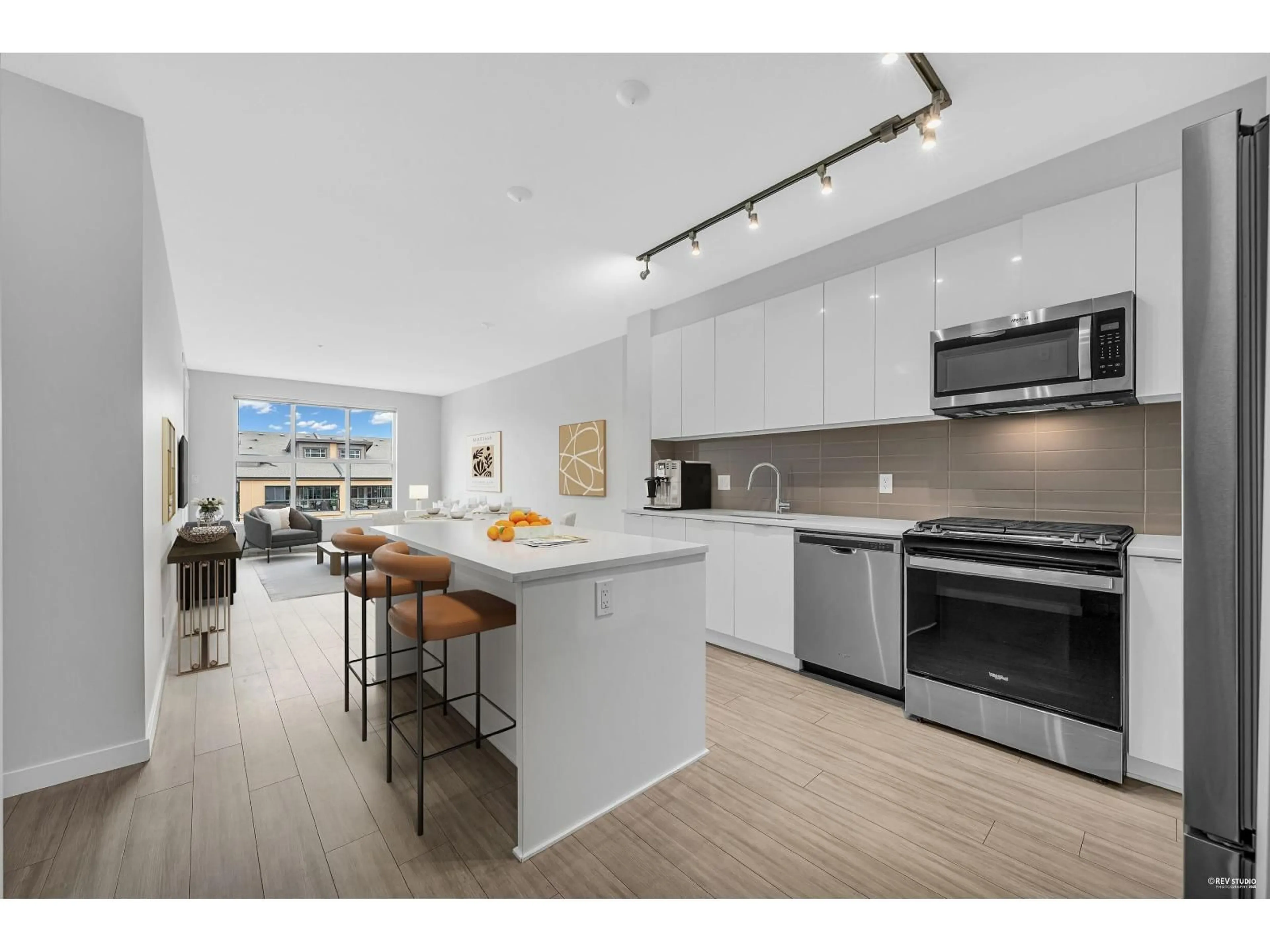 Open concept kitchen, unknown for B509 - 8150 207, Langley British Columbia V2Y4J3