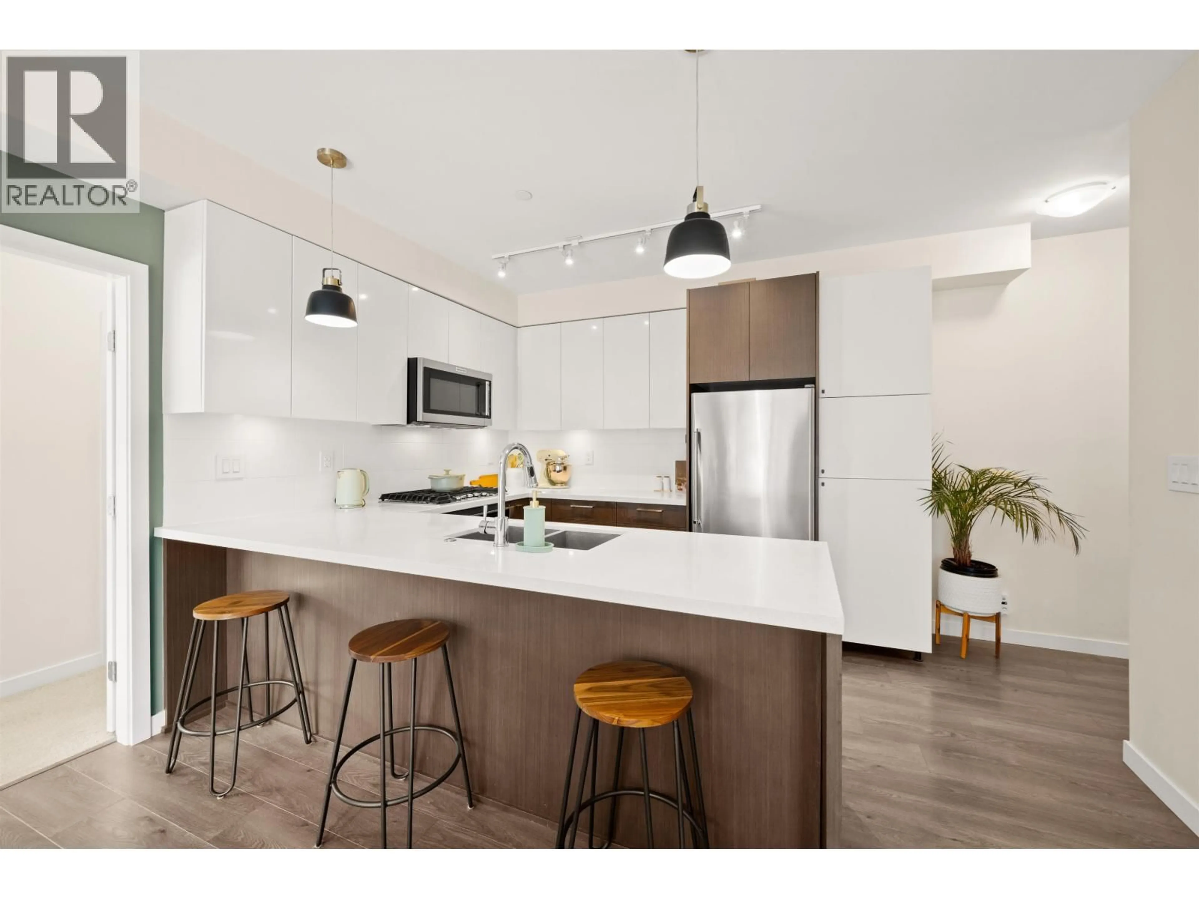 Open concept kitchen, unknown for 305 - 28 ROYAL AVENUE, New Westminster British Columbia V3L0B7
