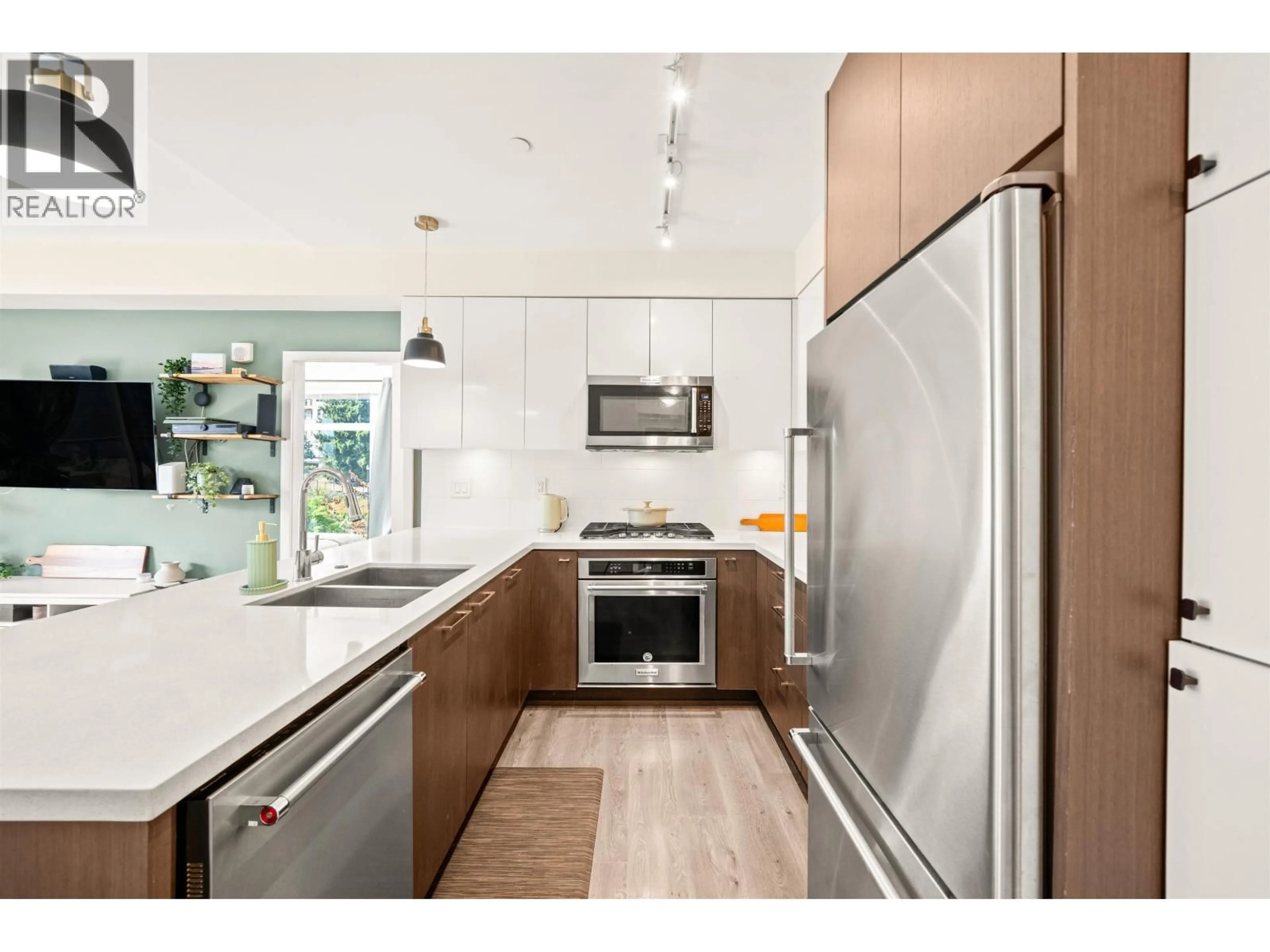 Open concept kitchen, unknown for 305 - 28 ROYAL AVENUE, New Westminster British Columbia V3L0B7