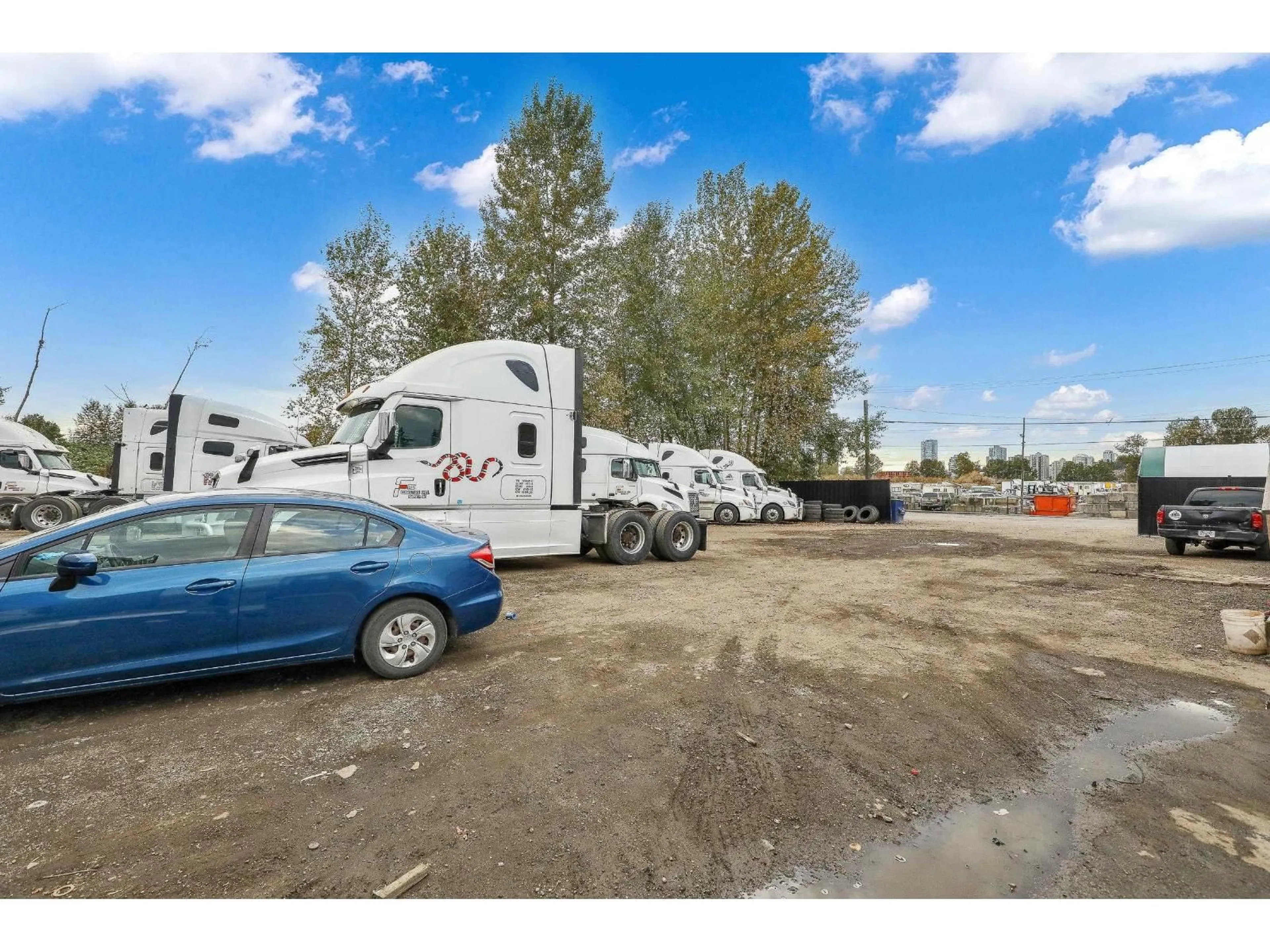 Parking for 10902 TIMBERLAND, Surrey British Columbia V3V3T5