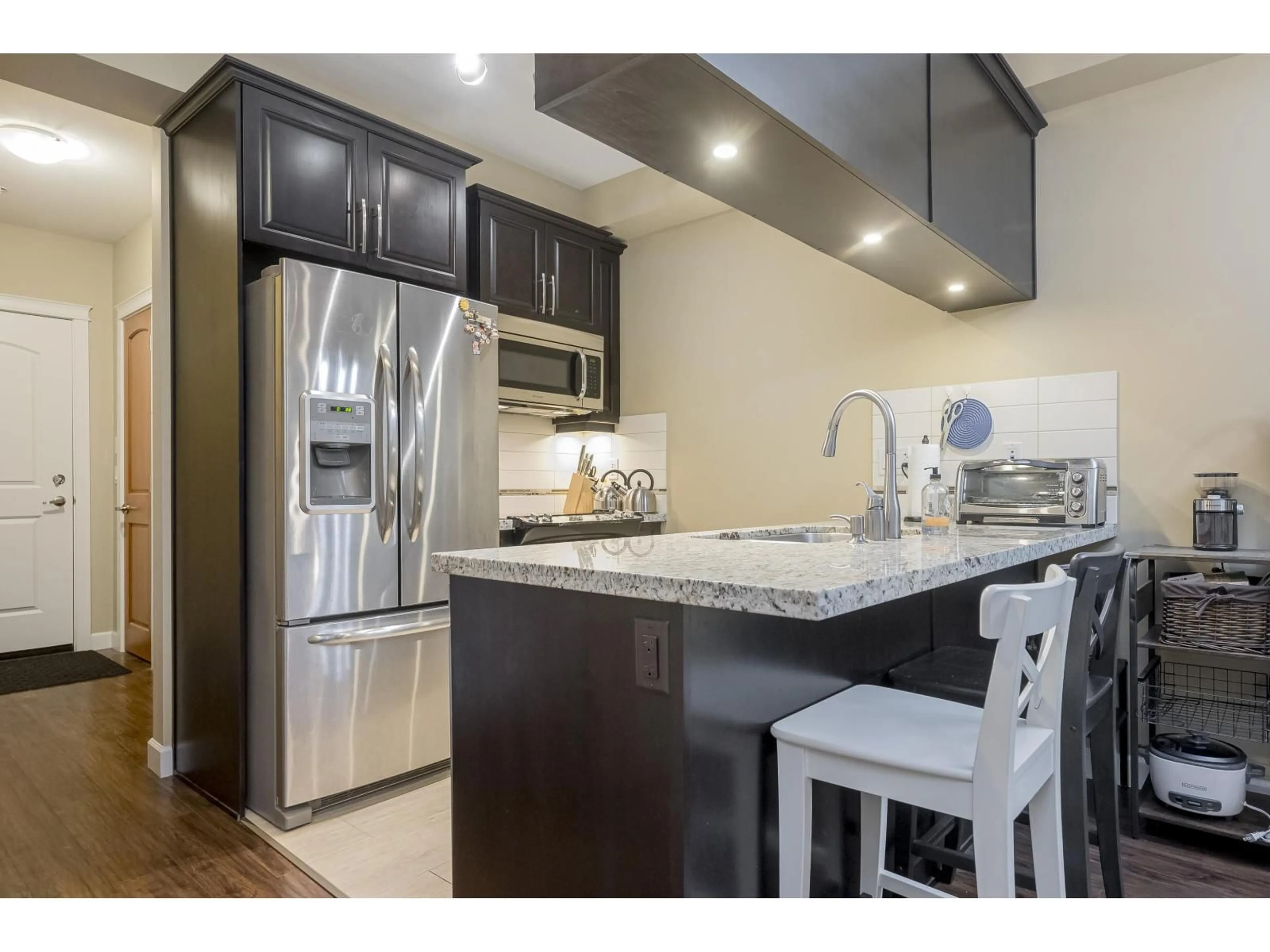 Open concept kitchen, unknown for 263 - 8258 207A, Langley British Columbia V2Y0N4