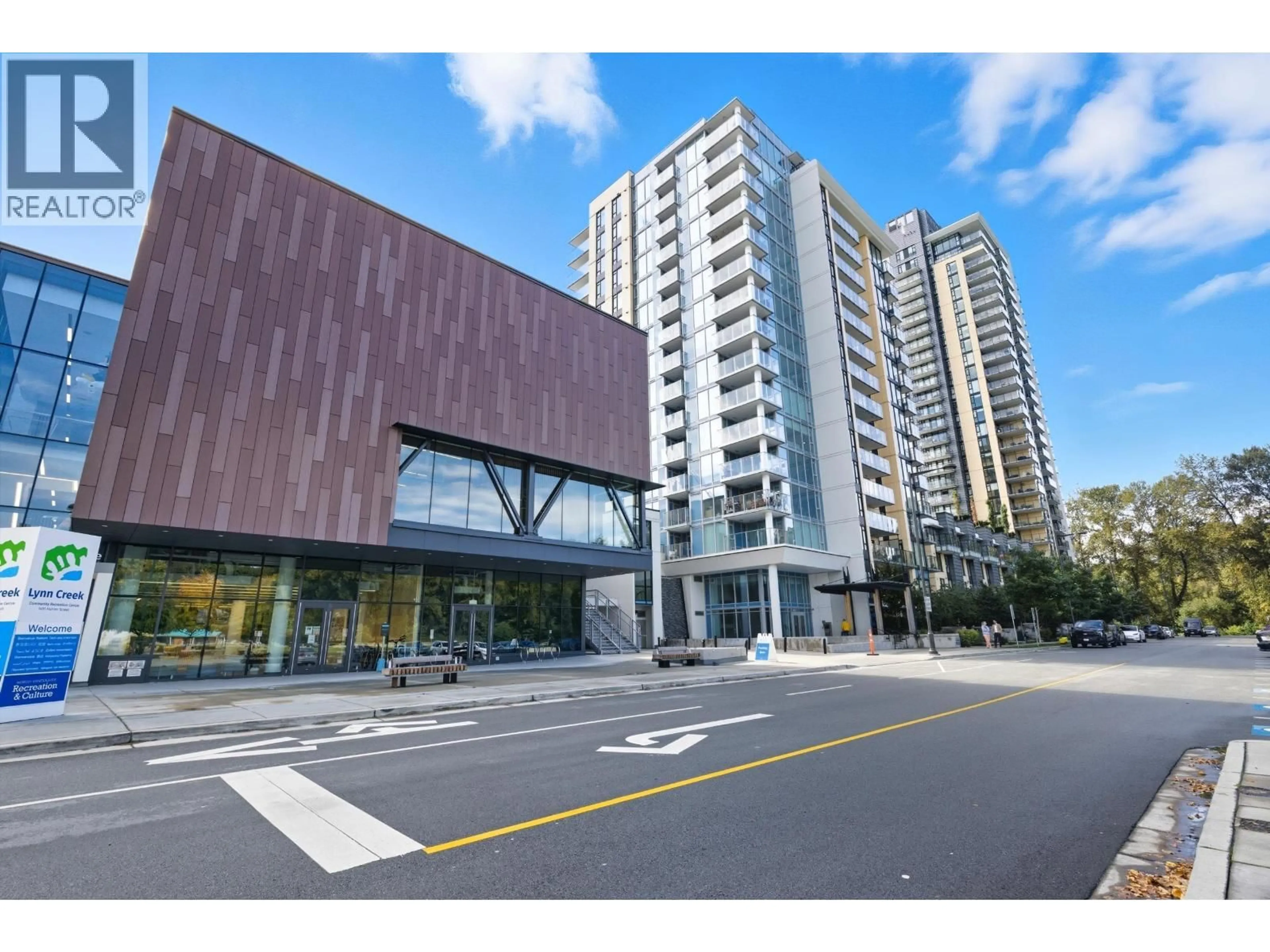 Indoor foyer for 602 - 1401 HUNTER STREET, North Vancouver British Columbia V7J0E2