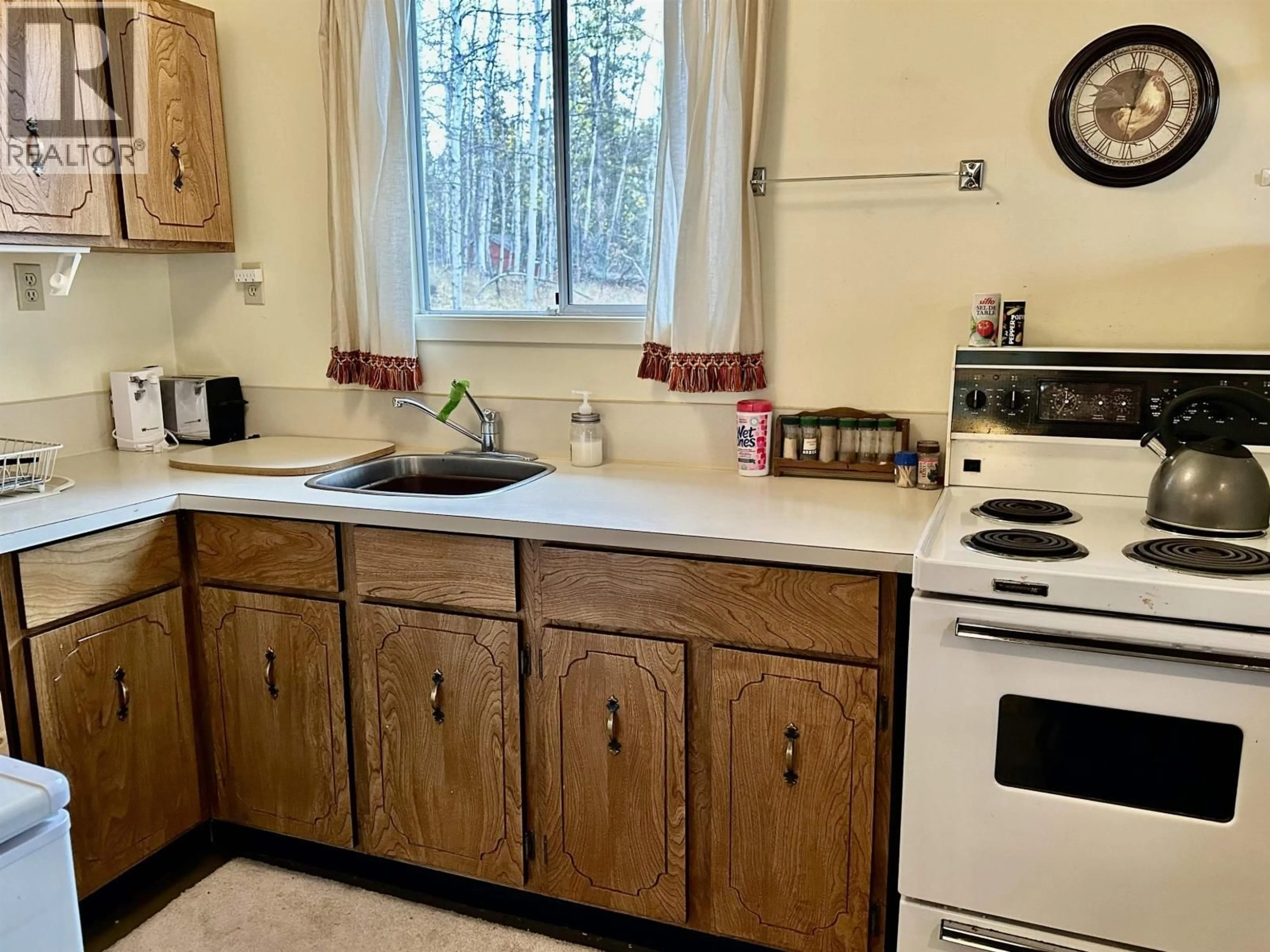 Standard kitchen, unknown for 6391 FOX CRESCENT, 70 Mile House British Columbia V0K2K1