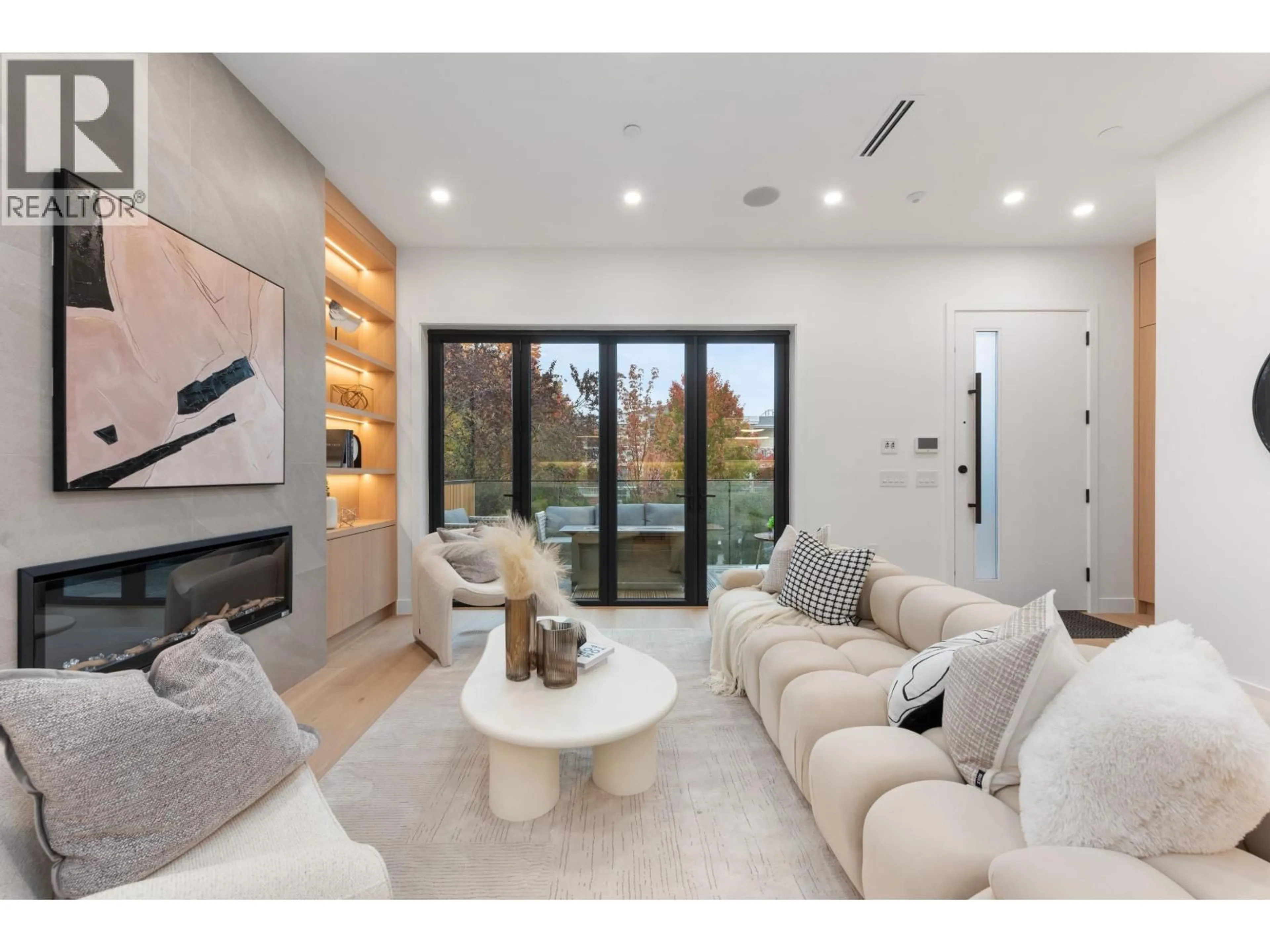 Living room with furniture, unknown for 1 - 312 37 AVENUE, Vancouver British Columbia V5W1E7