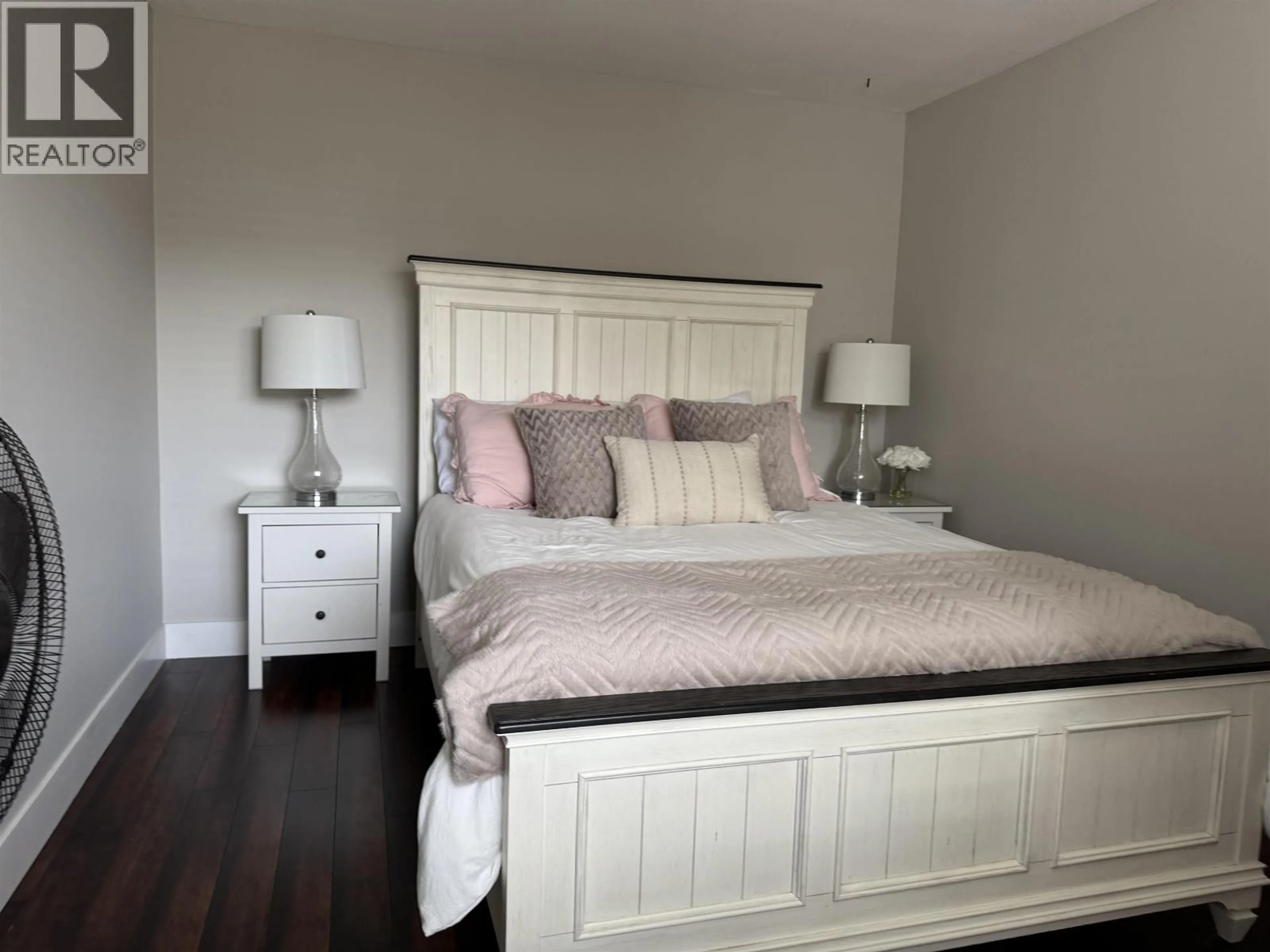 Bedroom with bed, wood/laminate floor for 410 - 12207 224 STREET, Maple Ridge British Columbia V2X6B9