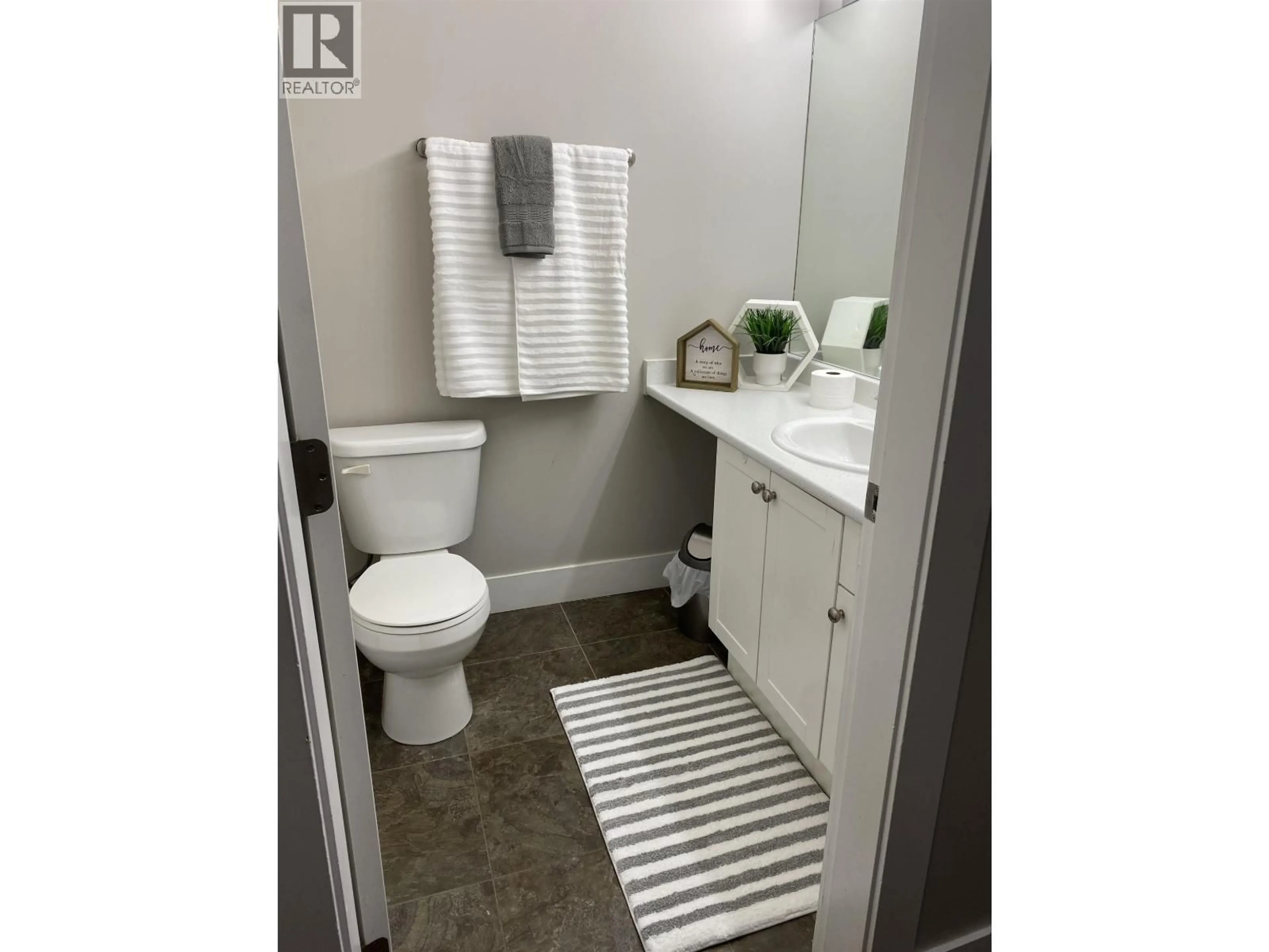 Standard bathroom, ceramic/tile floor for 410 - 12207 224 STREET, Maple Ridge British Columbia V2X6B9