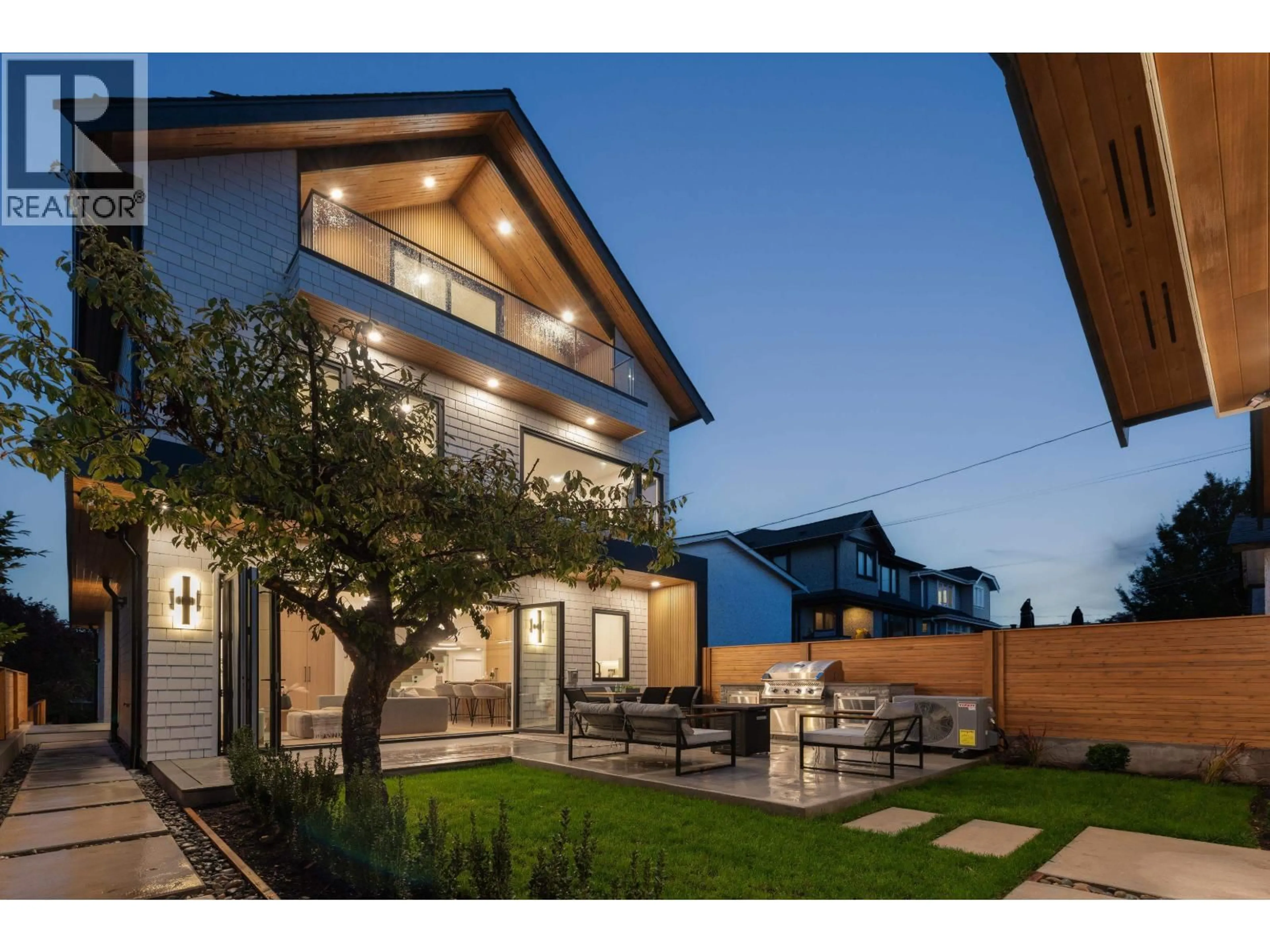 Unknown for 2 - 312 37TH AVENUE, Vancouver British Columbia V5W1E7