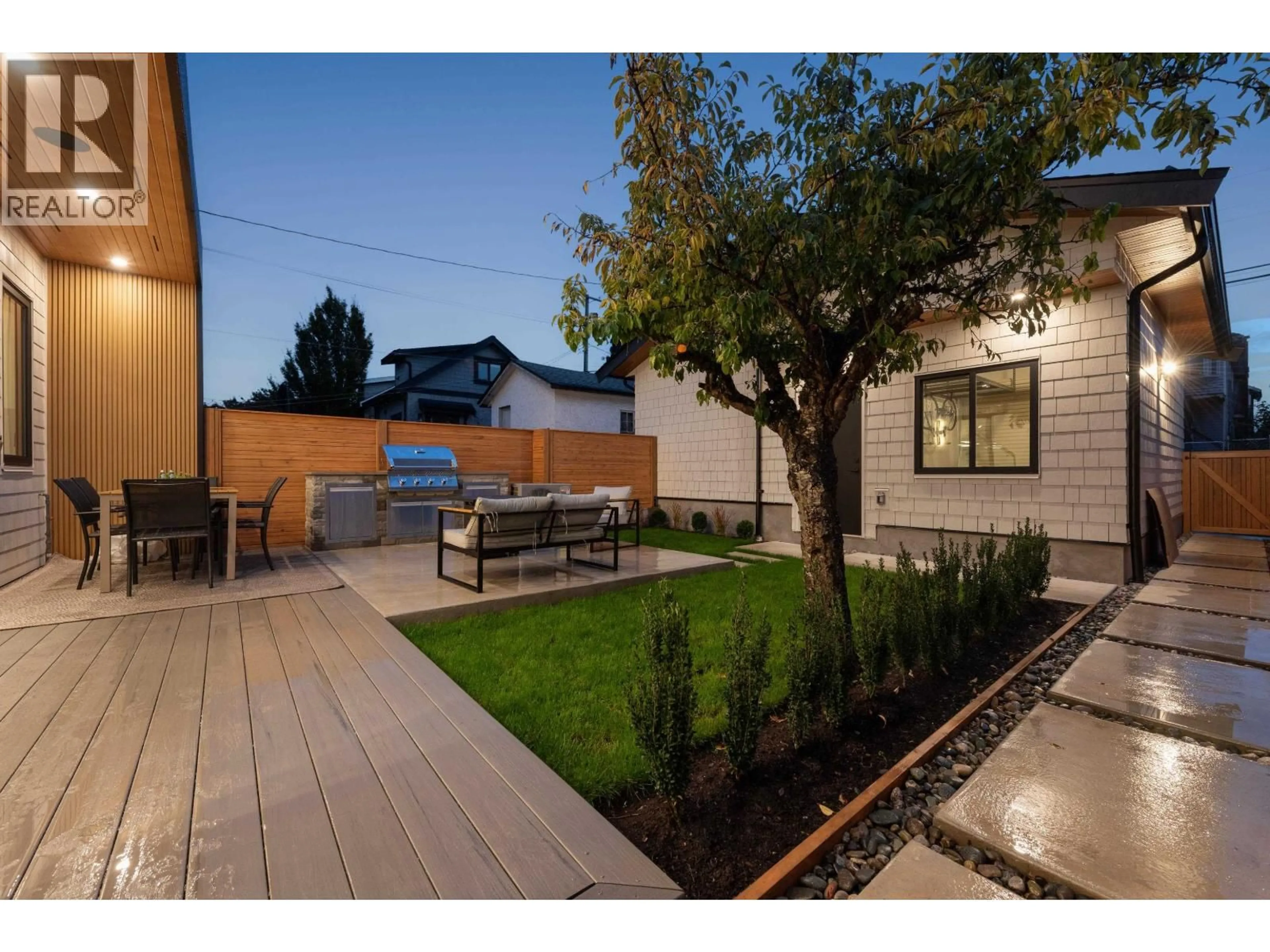 Patio, street for 2 - 312 37TH AVENUE, Vancouver British Columbia V5W1E7