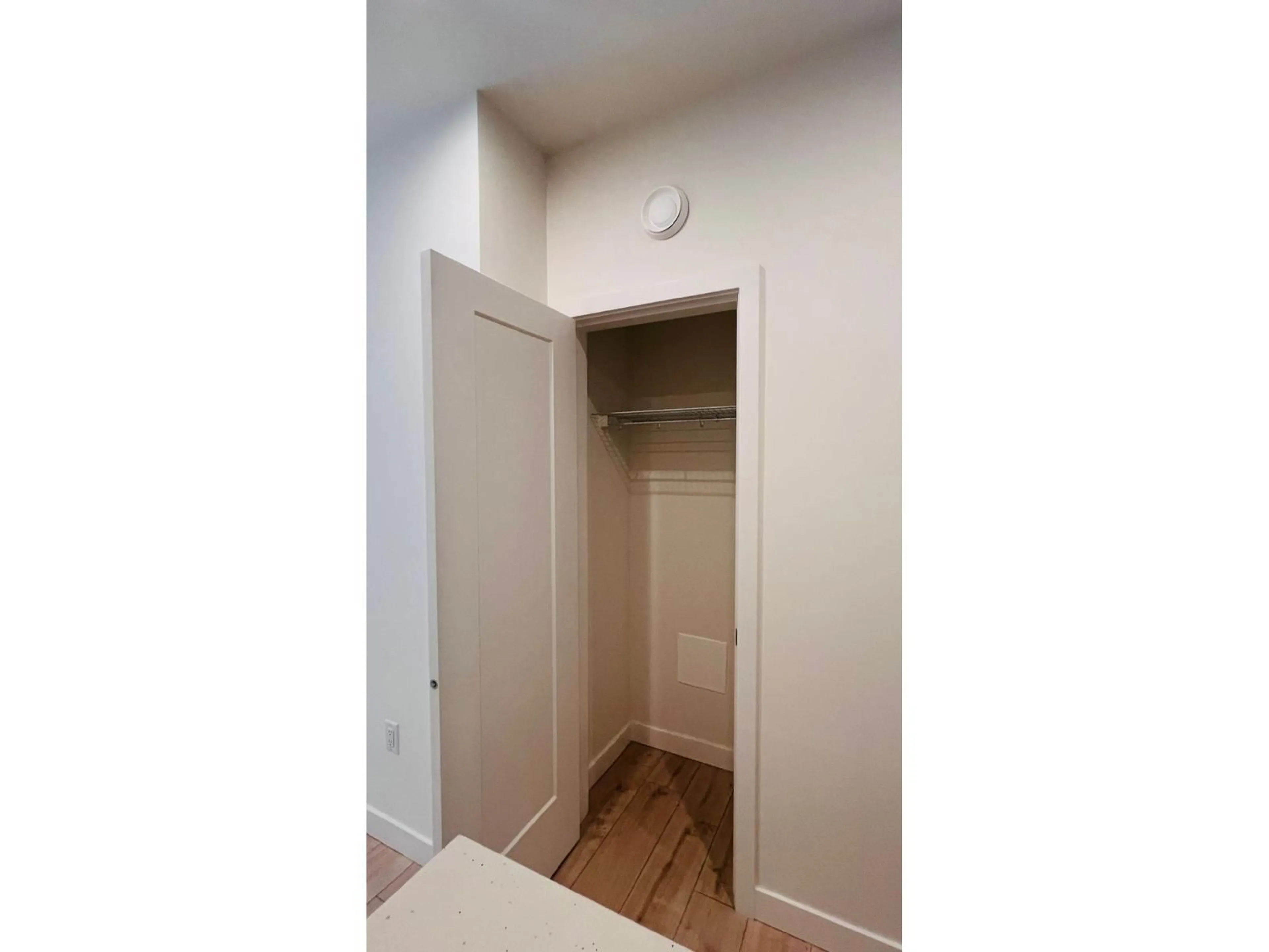 A pic of a room for 104 - 13788 76 AVENUE, Surrey British Columbia V3W3V9