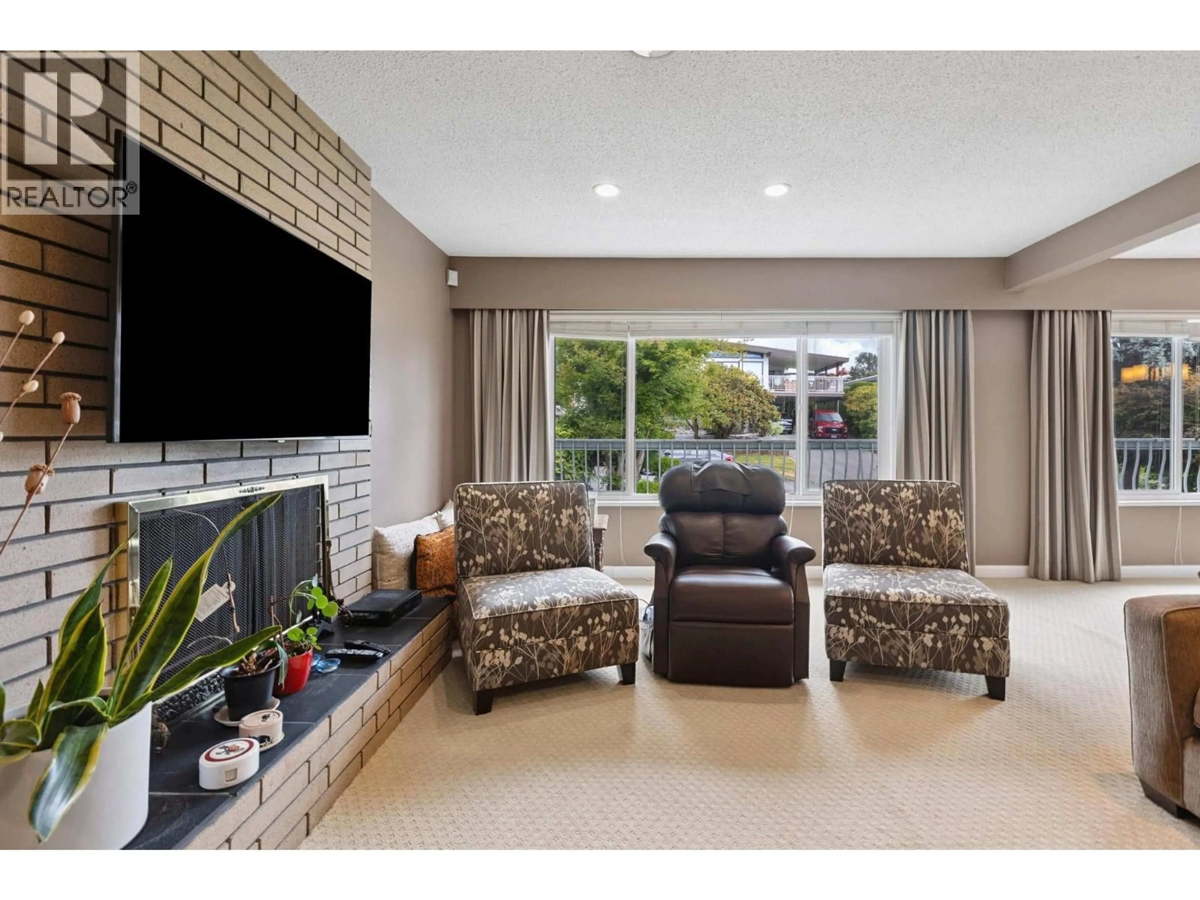 Living room with furniture, unknown for 1141 MARSDEN COURT, Burnaby British Columbia V5A3K2