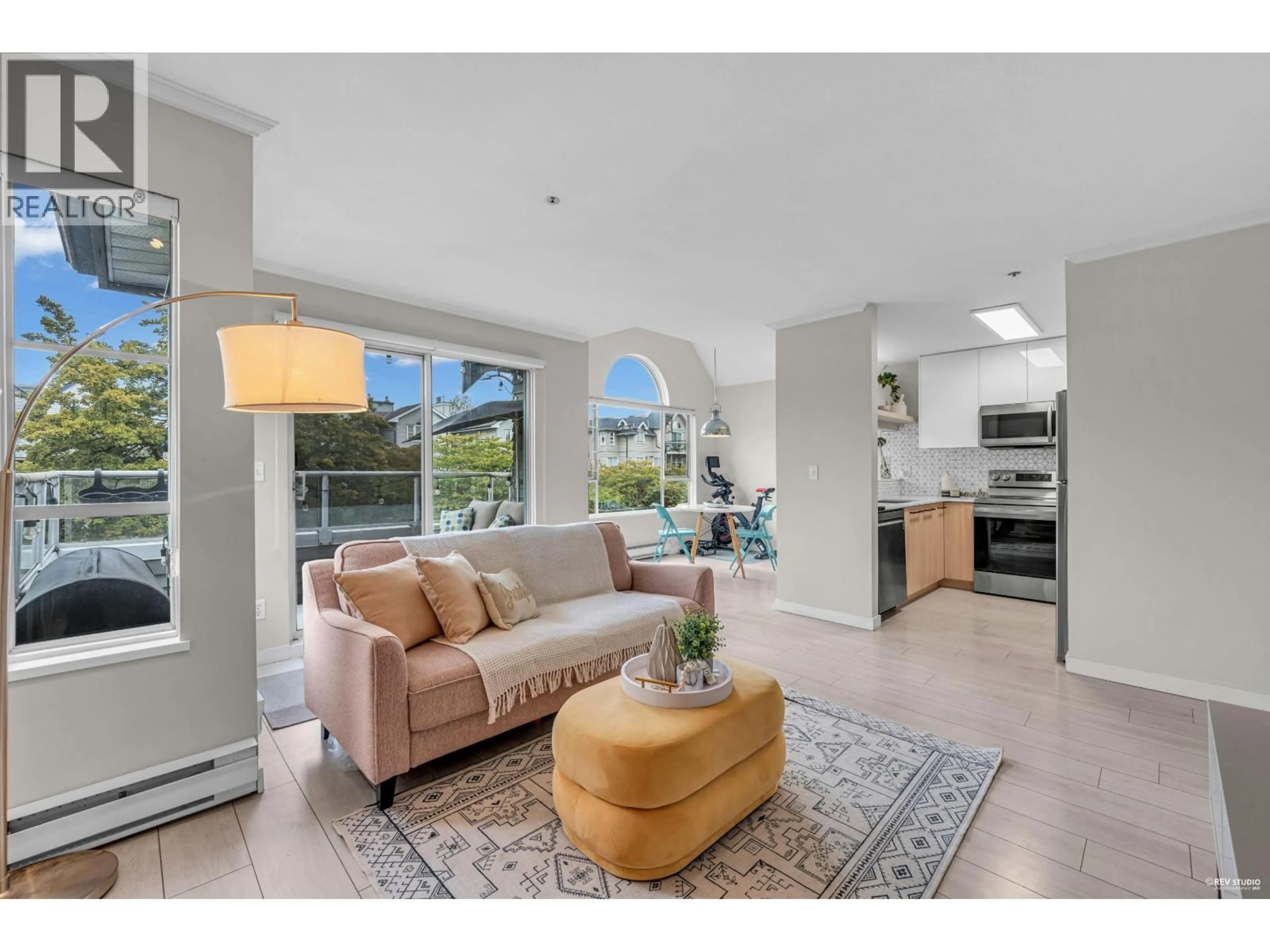 Living room with furniture, unknown for 305 - 868 16TH AVENUE, Vancouver British Columbia V5Z1T1