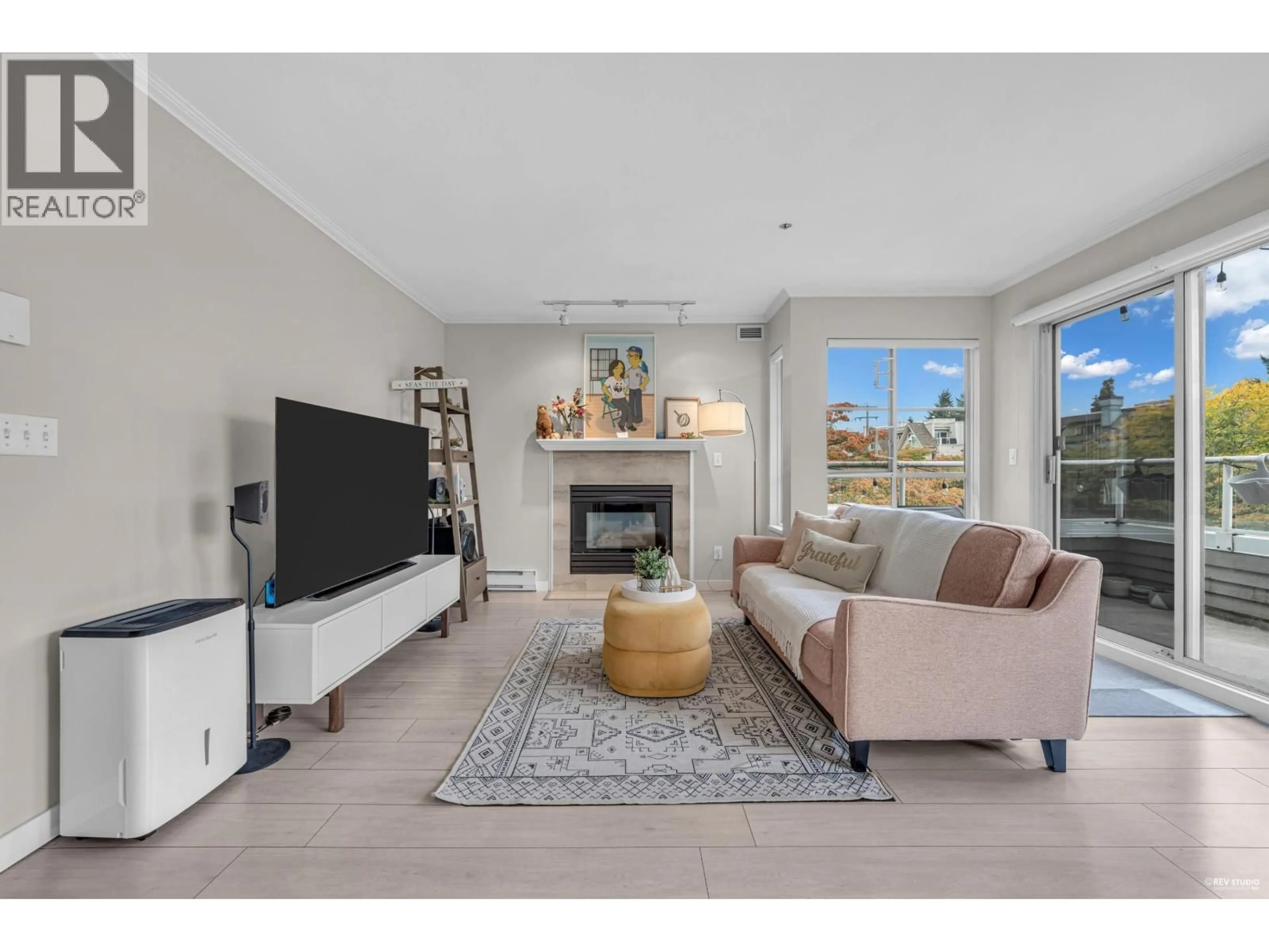 Living room with furniture, unknown for 305 - 868 16TH AVENUE, Vancouver British Columbia V5Z1T1