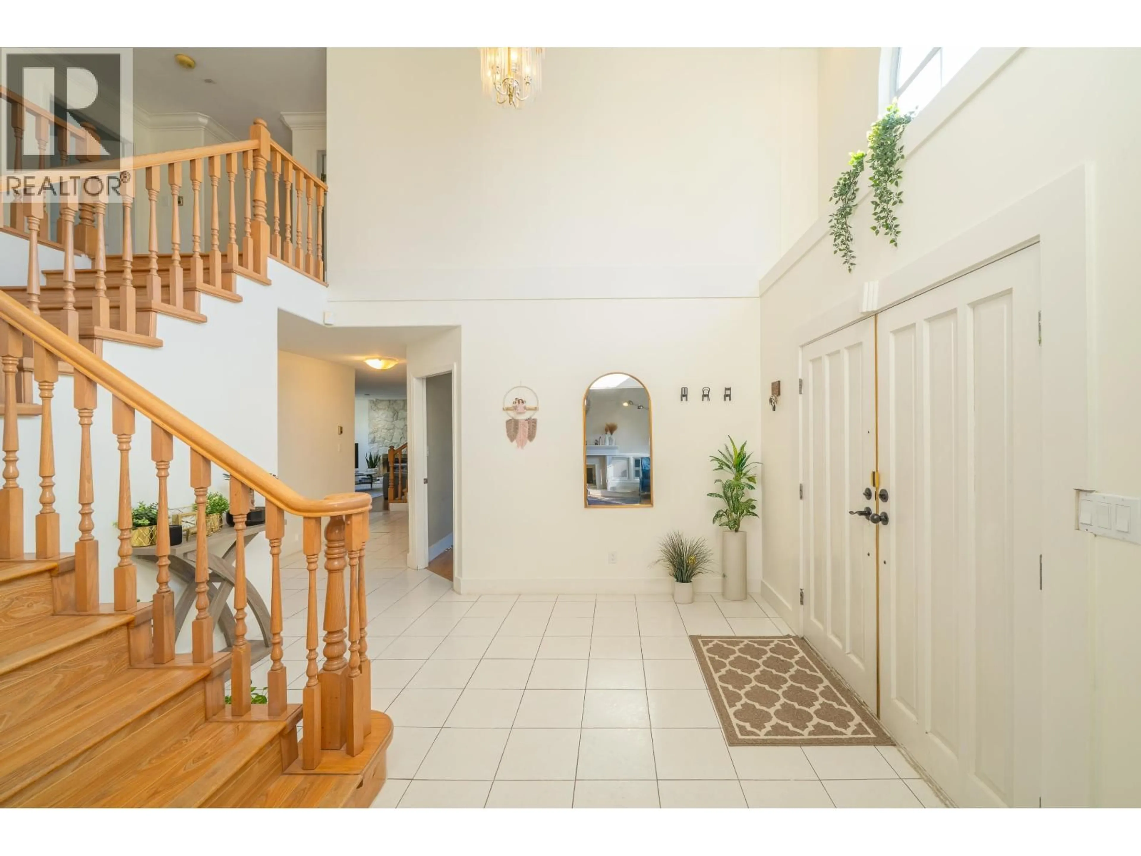 Indoor entryway for 7420 MONTANA ROAD, Richmond British Columbia V7C2K8