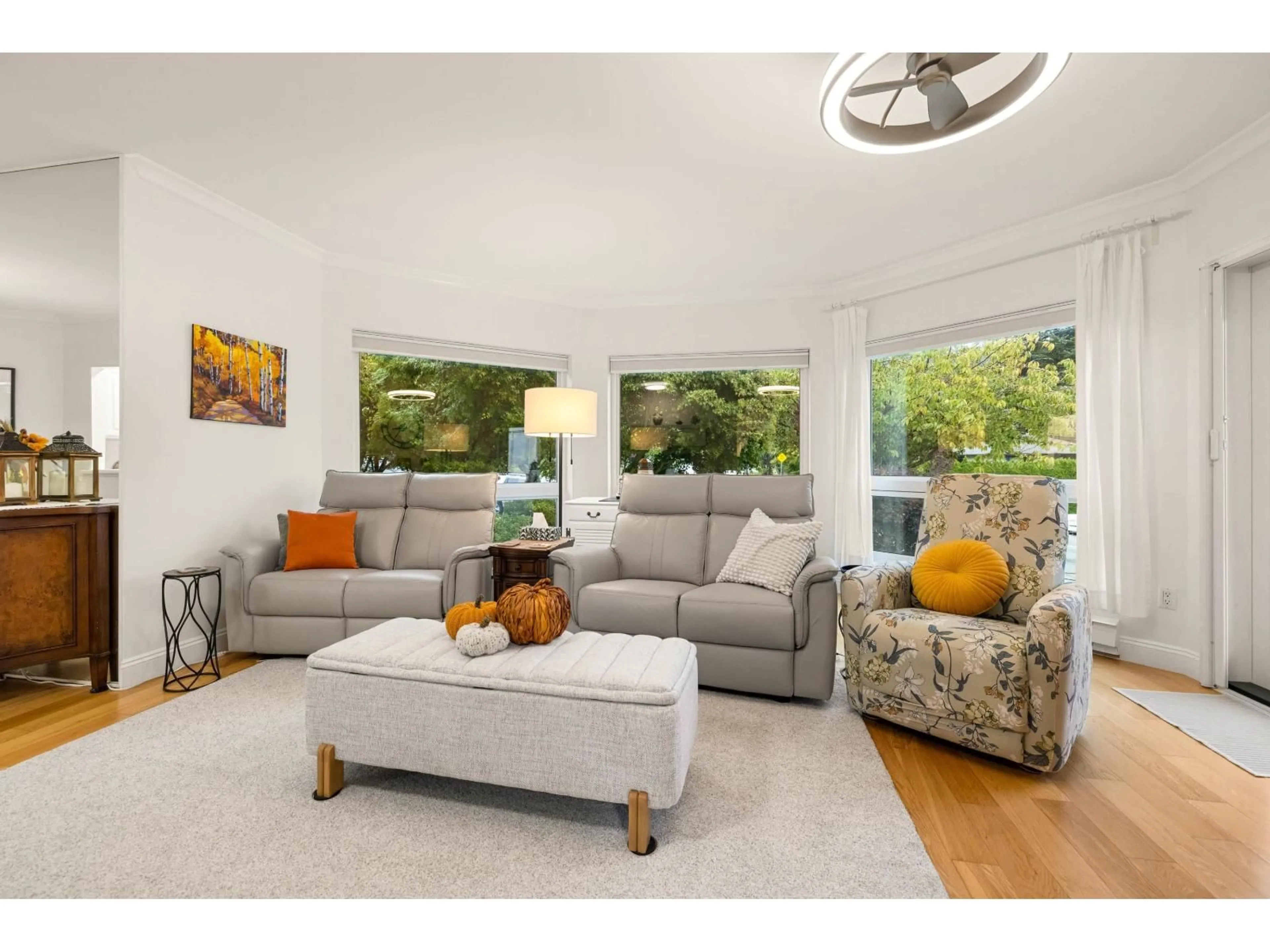 Living room with furniture, unknown for 201 - 1255 BEST, White Rock British Columbia V4B4E1