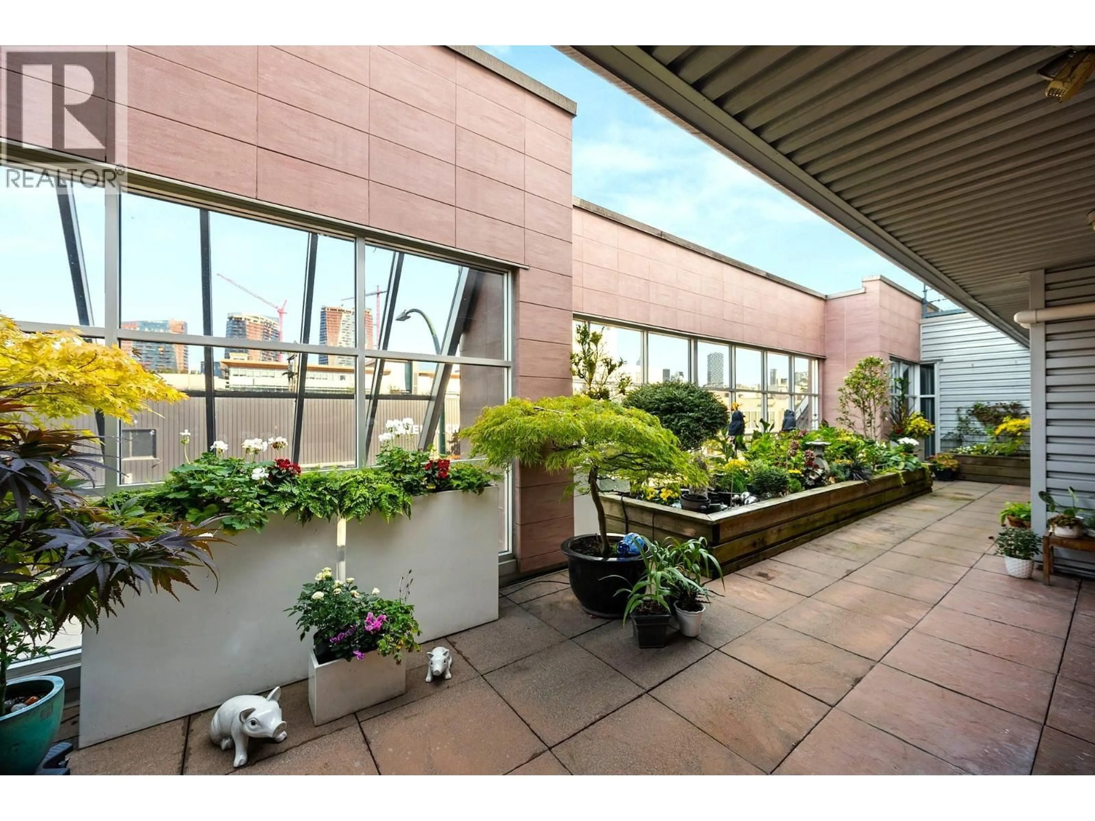 Patio, unknown for 202 - 1750 2ND AVENUE, Vancouver British Columbia V6J1H6