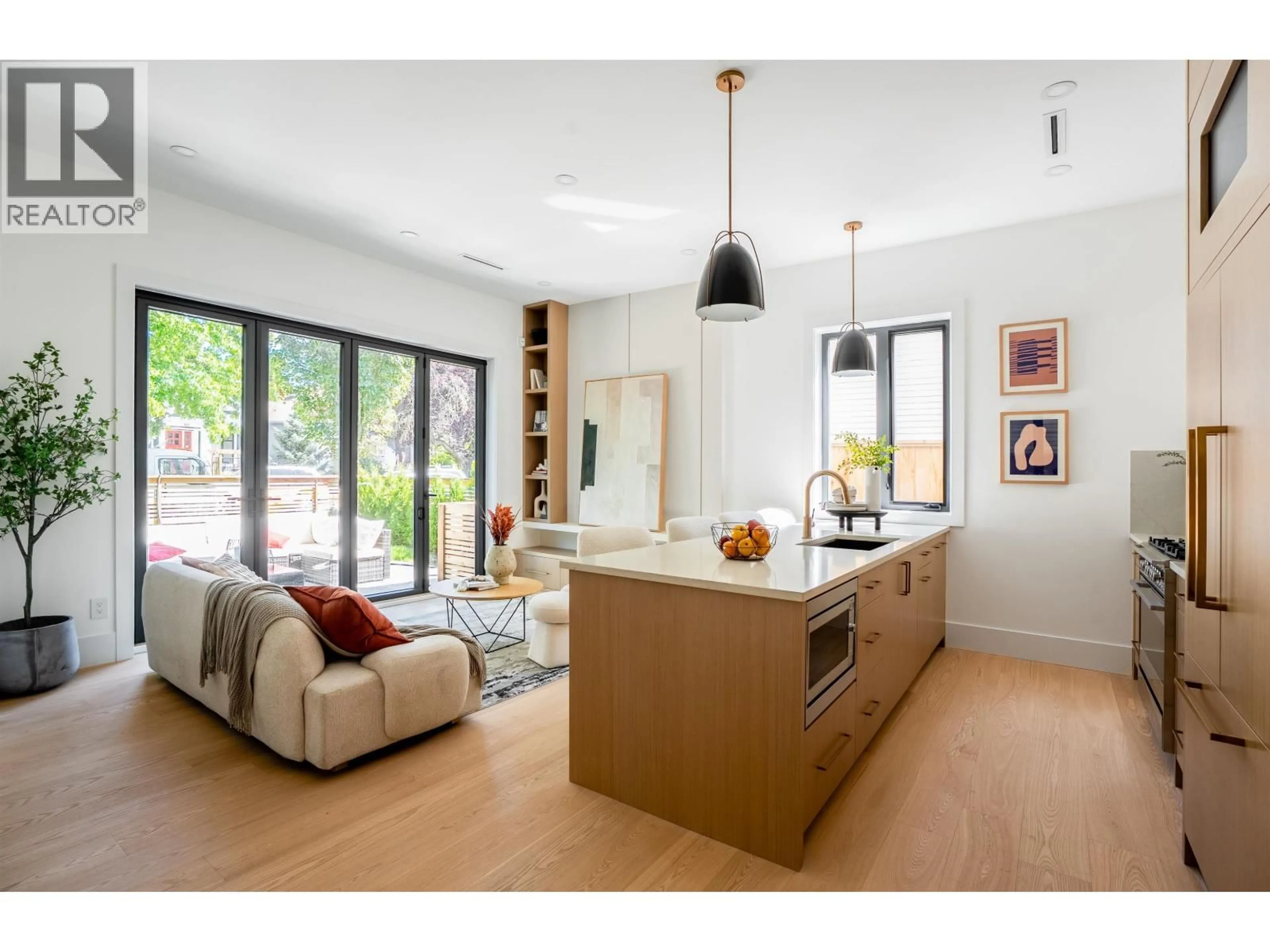 Open concept kitchen, unknown for 1 - 356 40TH AVENUE, Vancouver British Columbia V5W1L9