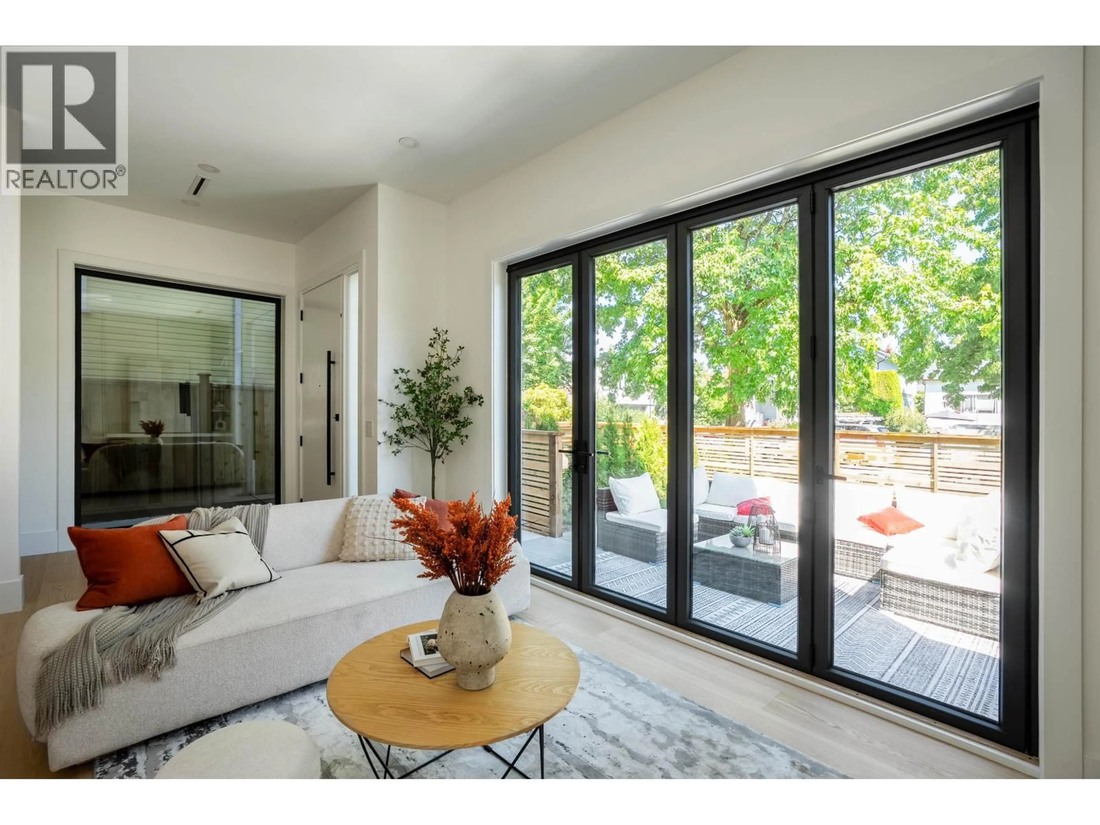 Unknown for 1 - 356 40TH AVENUE, Vancouver British Columbia V5W1L9